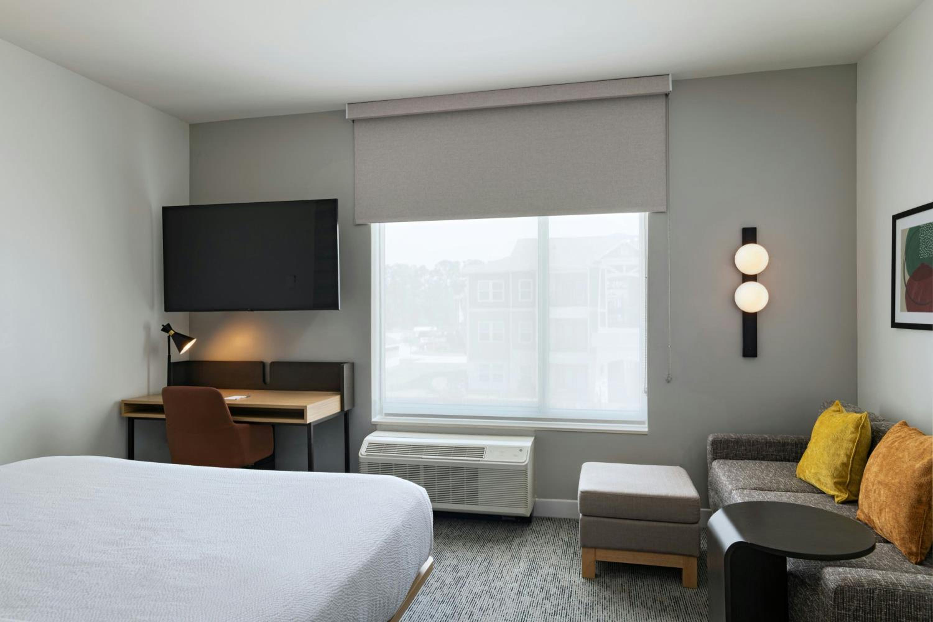 Standard King Room with Sofa Bed - Mobility/Hearing Accessible with Tub