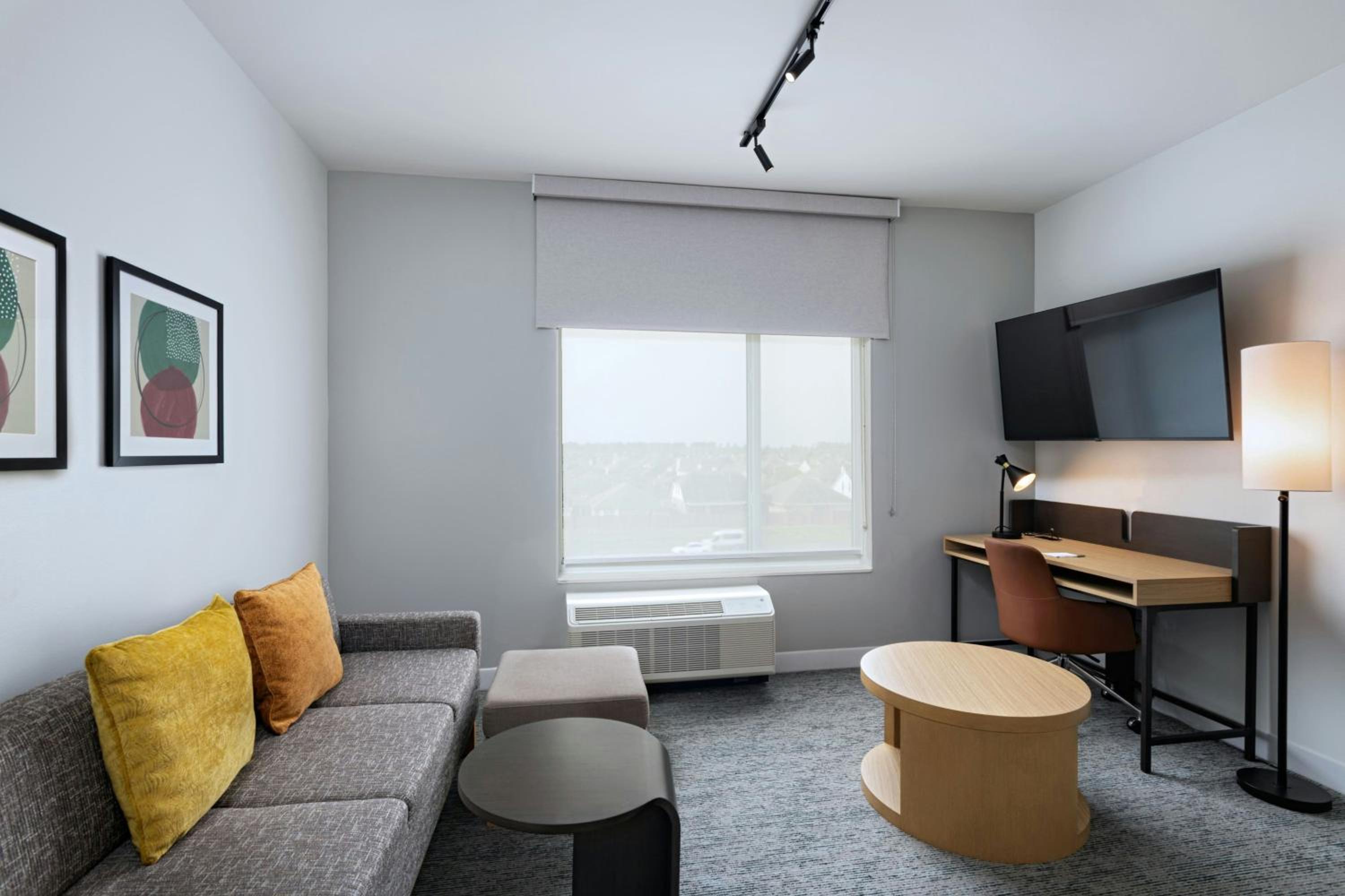 One-Bedroom Queen Suite with Sofa Bed - Photo 2