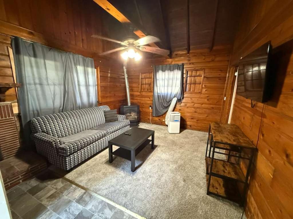 Deluxe Family Room photo 3