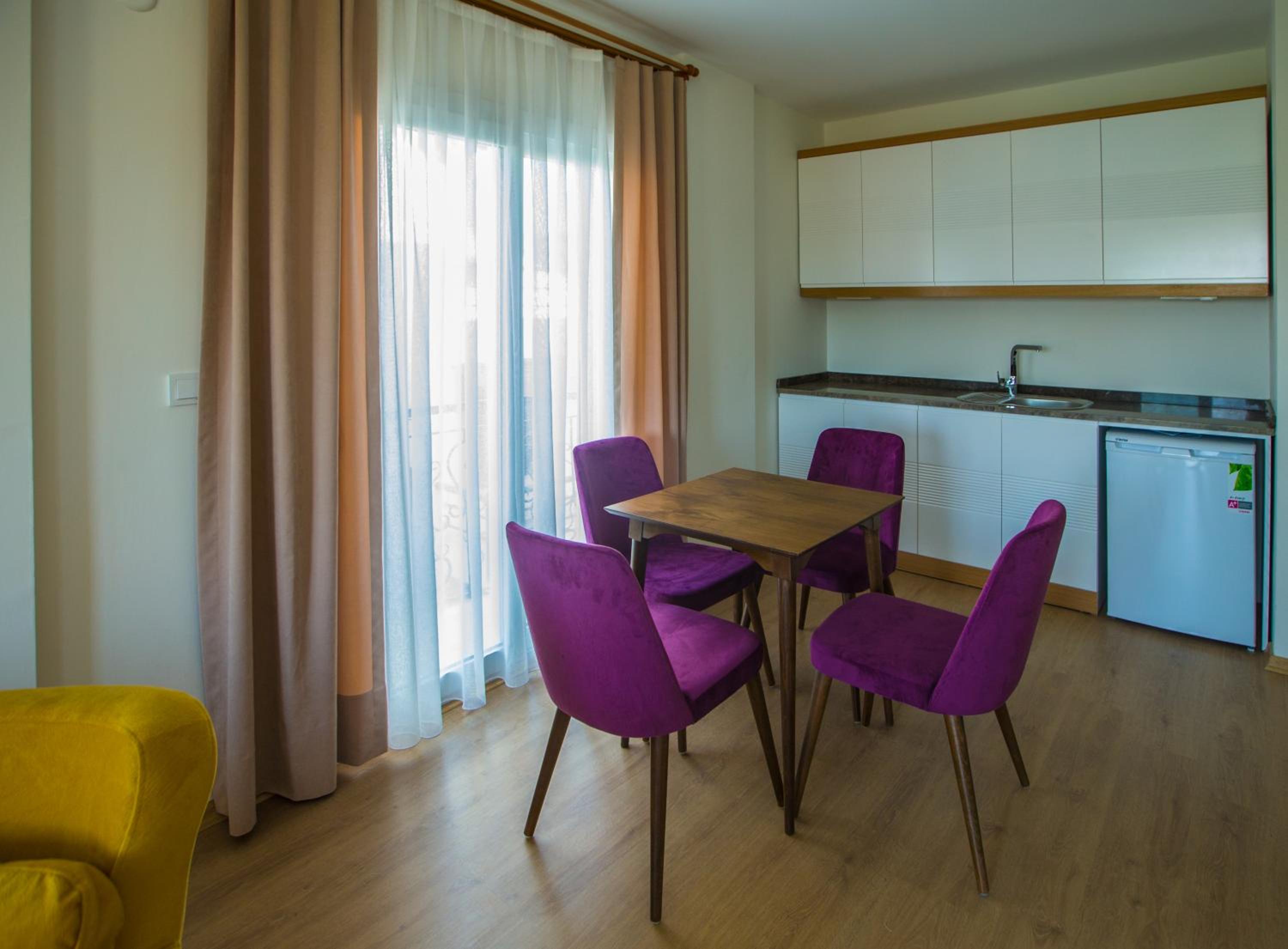 Deluxe Double Room with Balcony and Sea View - Photo 23