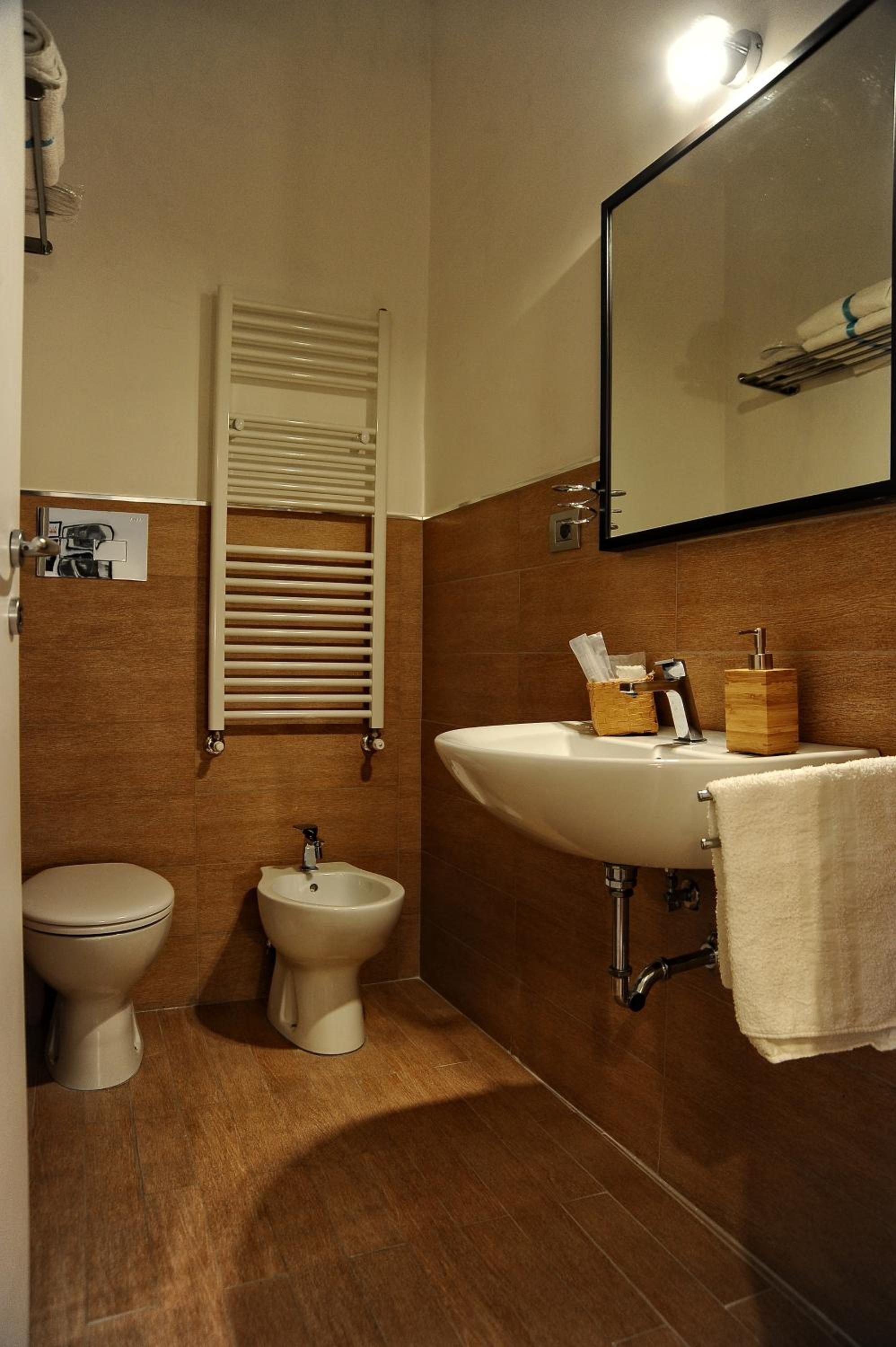 Economy Double Room - Photo 2