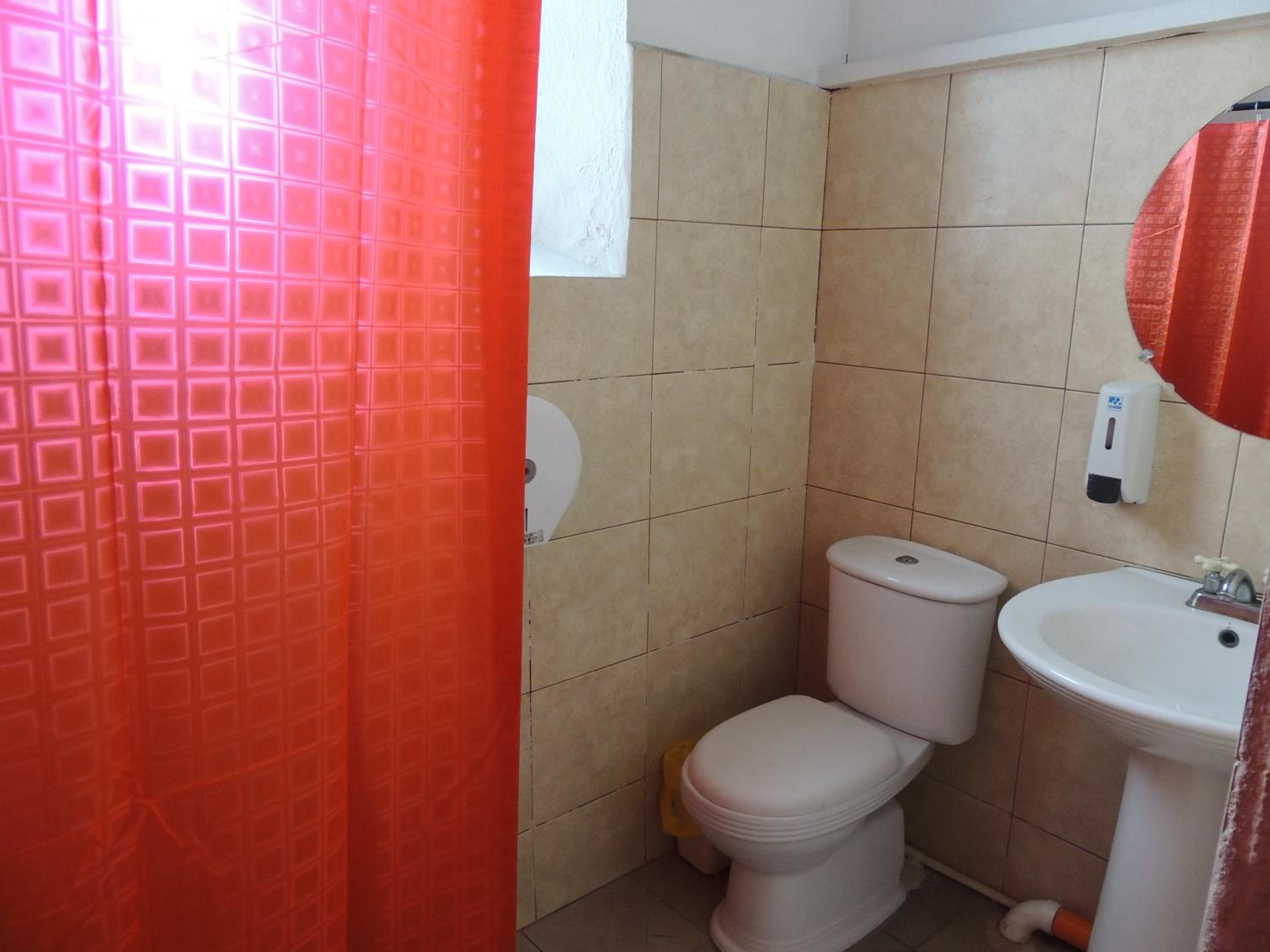 Family Room with Private Bathroom photo 3