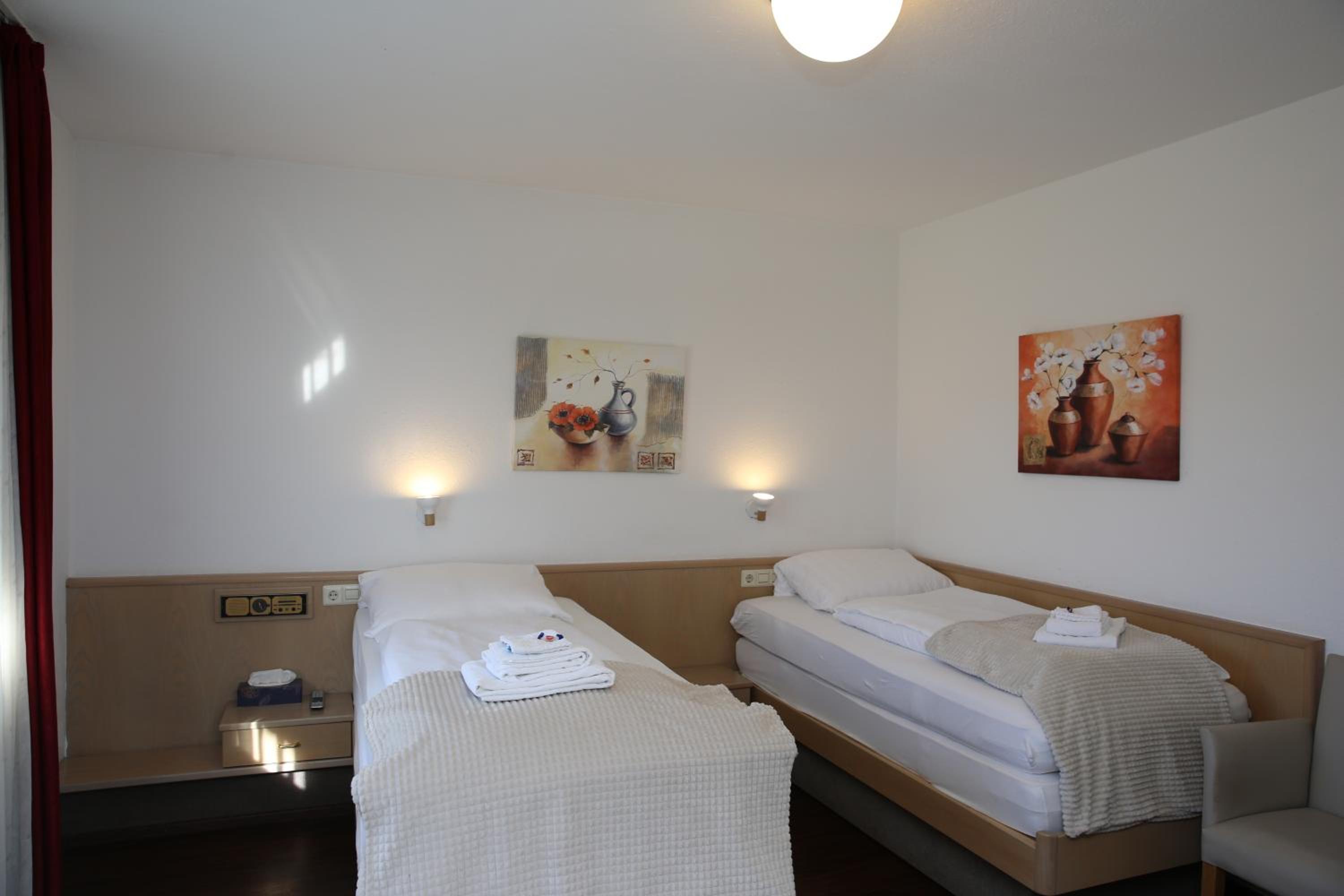 Double Room - Photo 10
