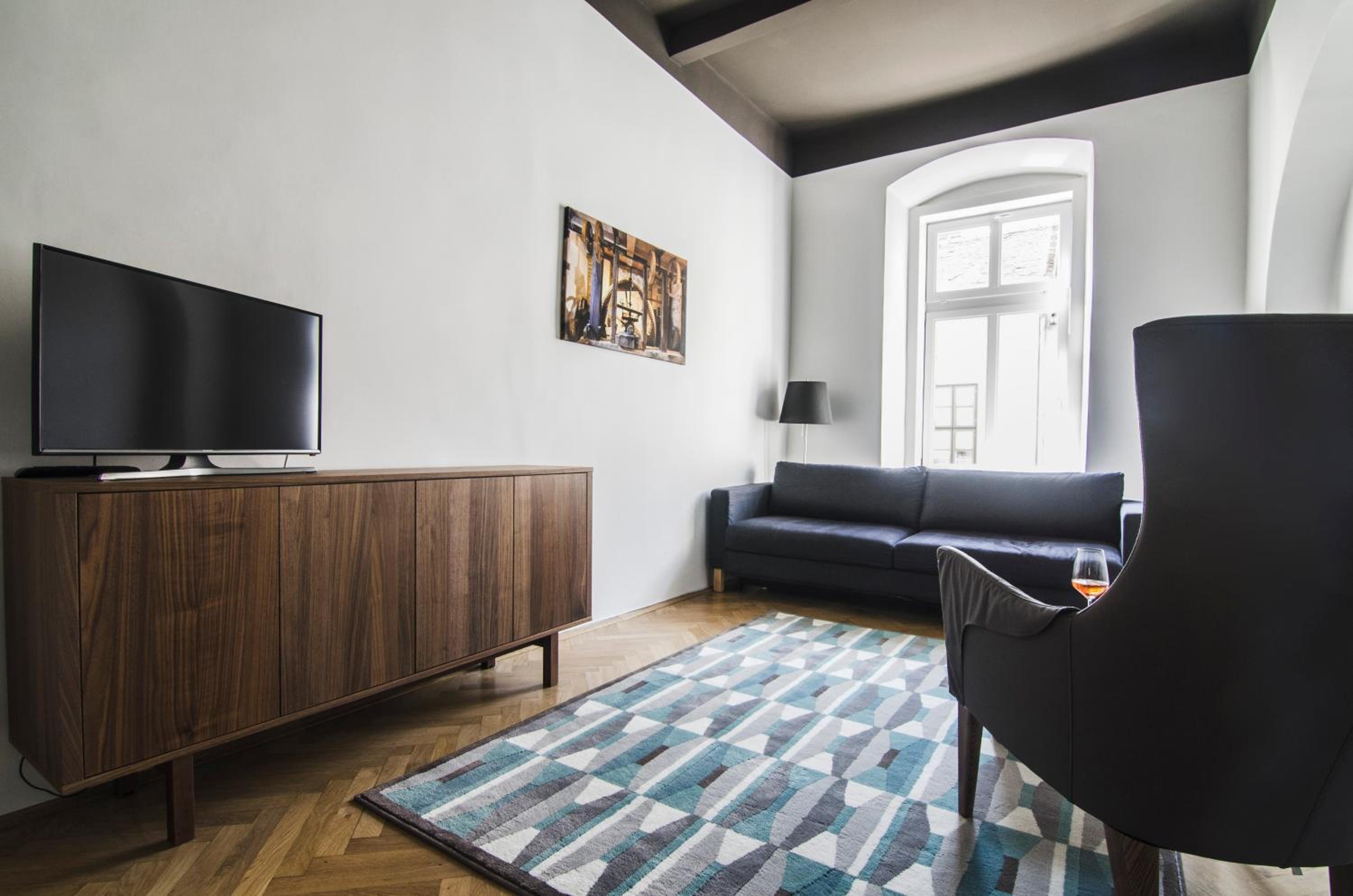 Apartment photo 1