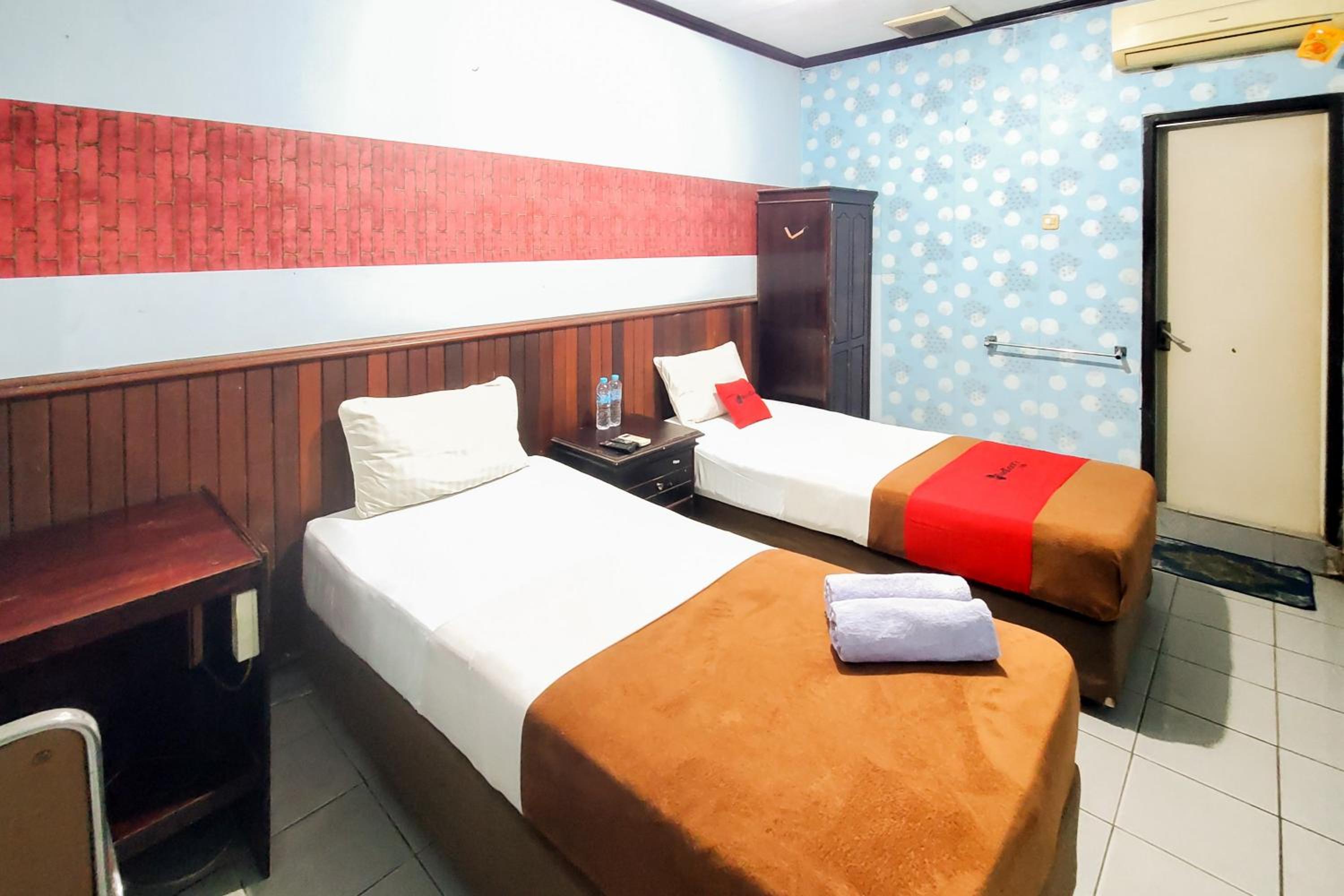 Deluxe Twin Room photo 3