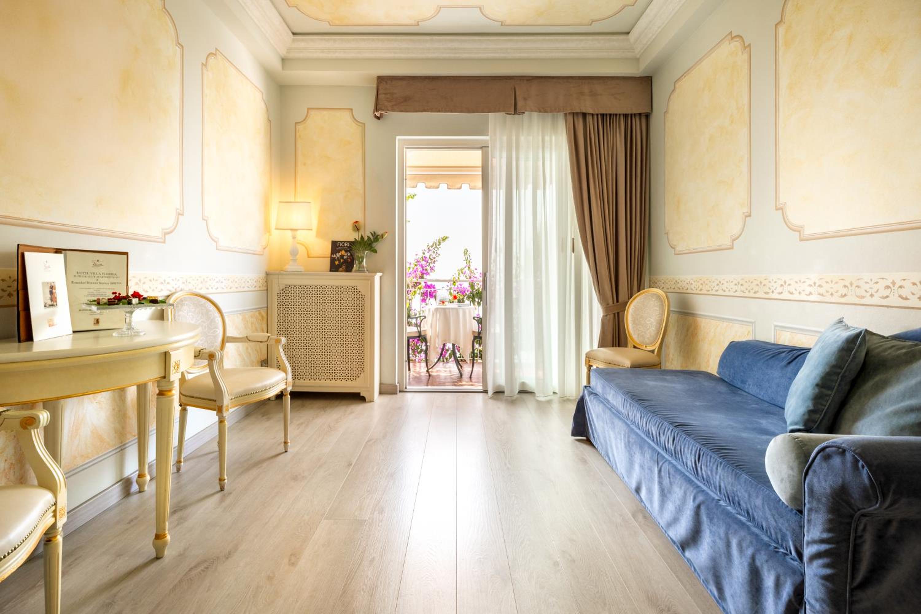 Family Suite with Balcony - Photo 1
