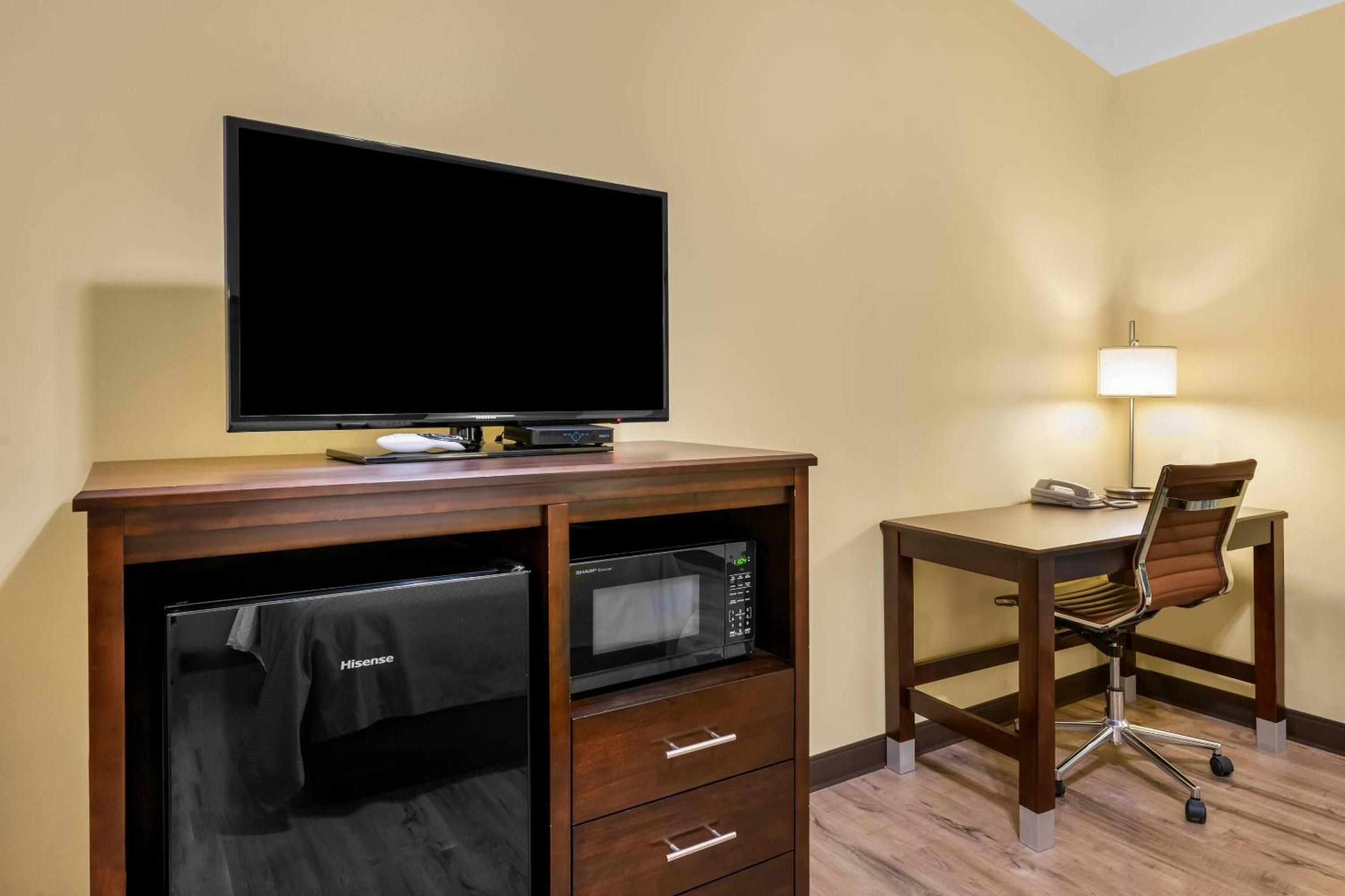 Queen Room - Accessible/Nonsmoking - Photo 1
