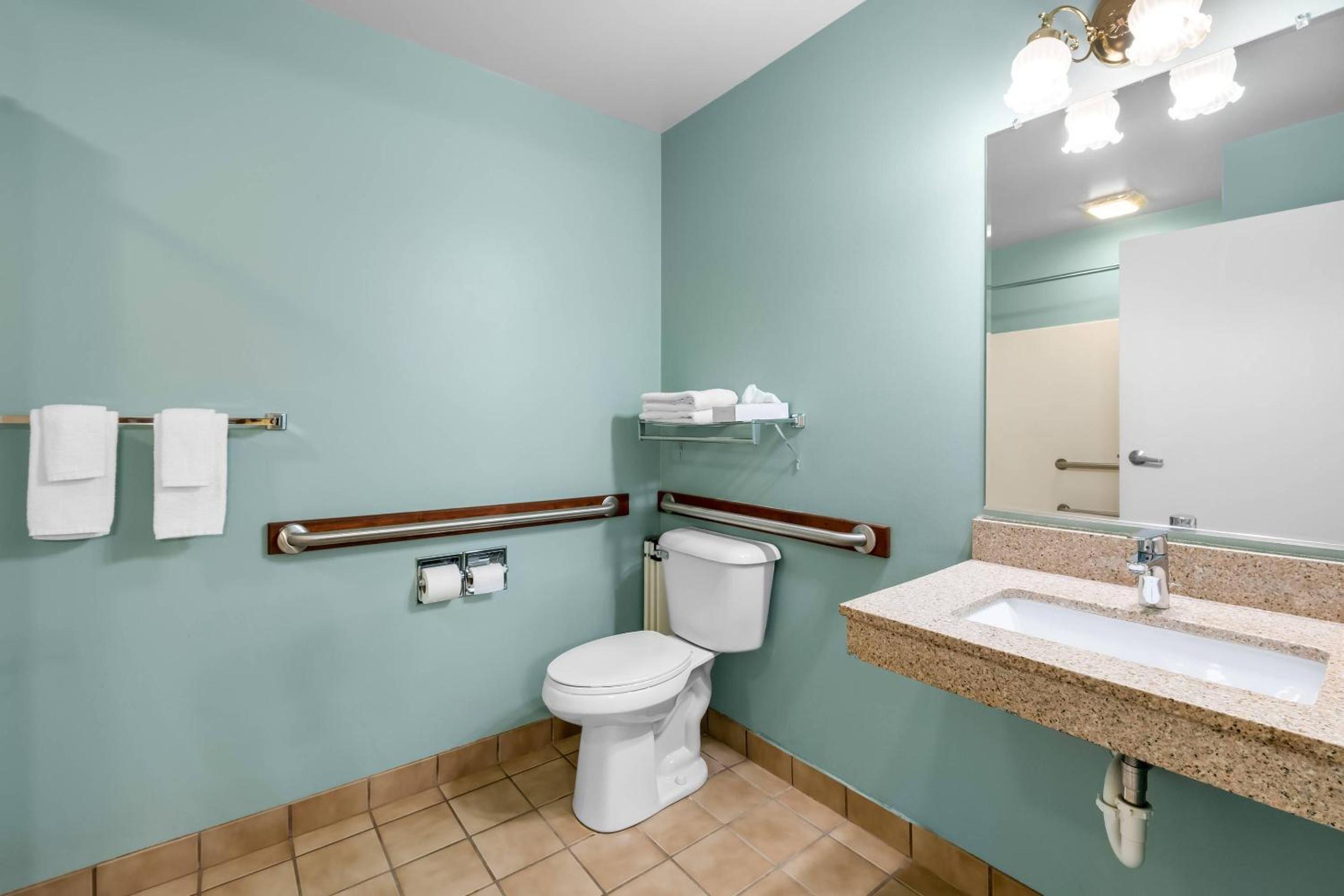 Queen Room - Accessible/Nonsmoking - Photo 3