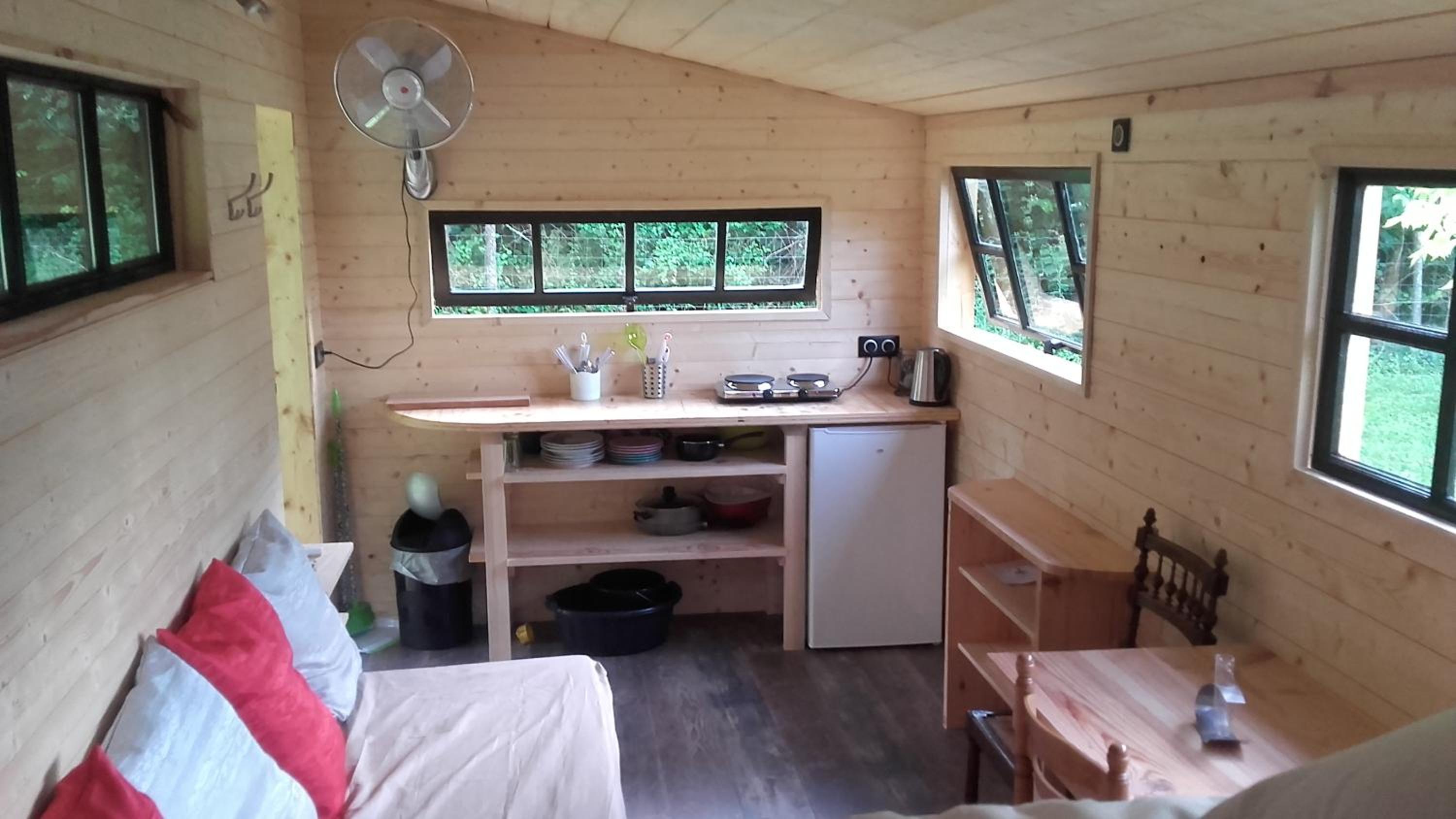 Mobile Home - Photo 7