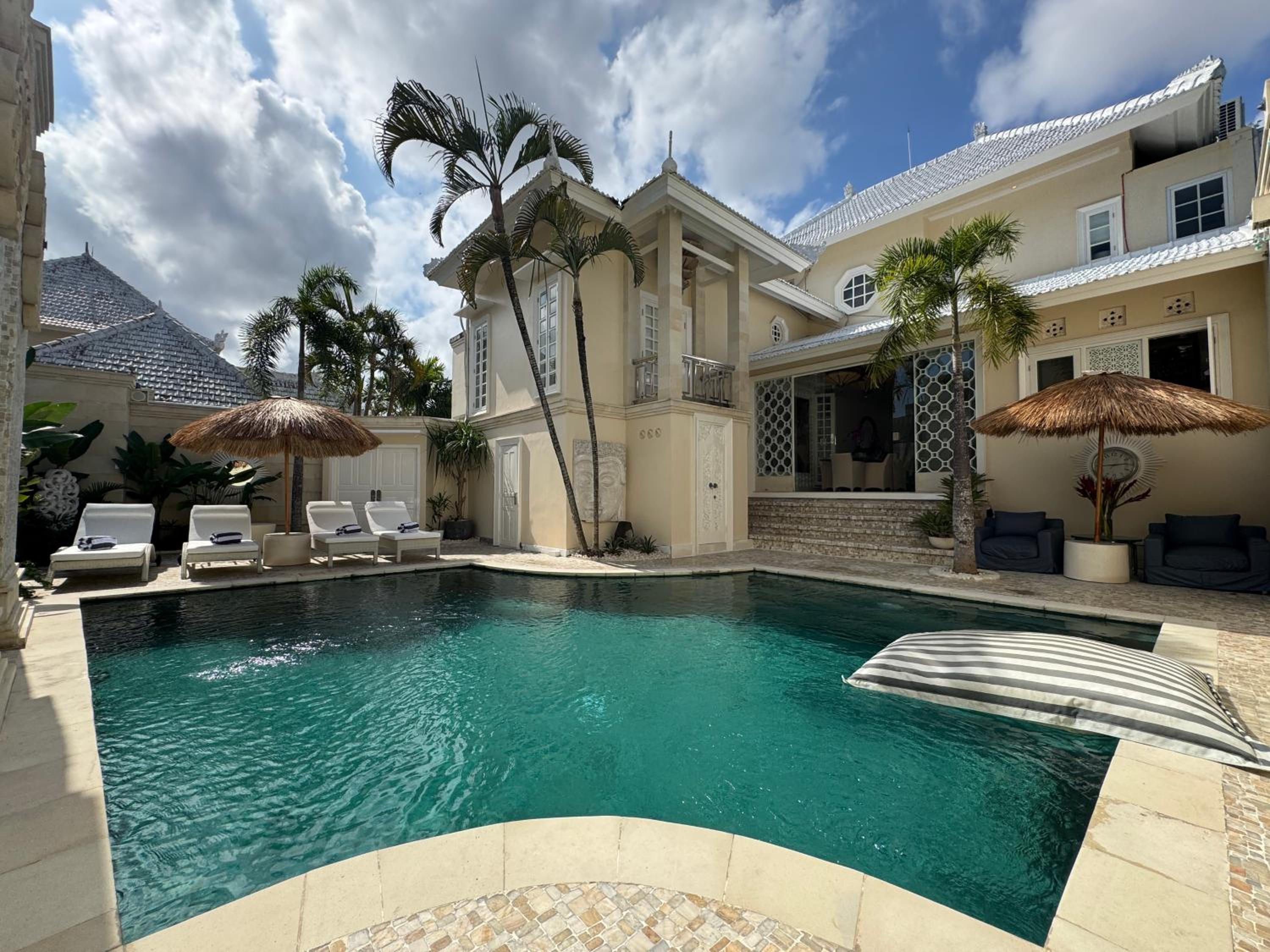 Villa with Private Pool photo 1