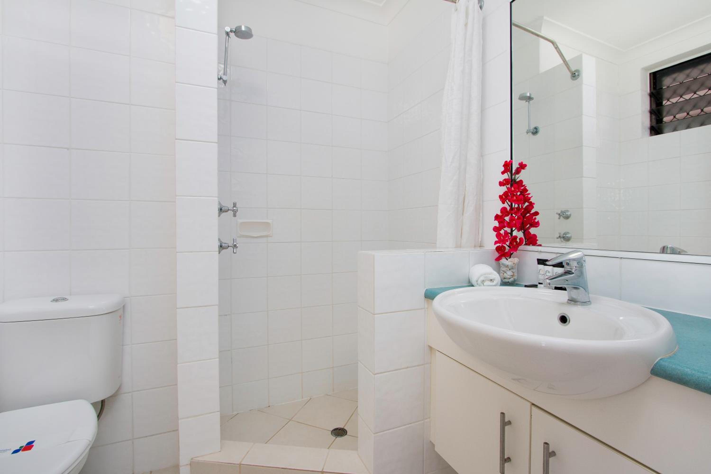 Superior King Suite - Photo 2