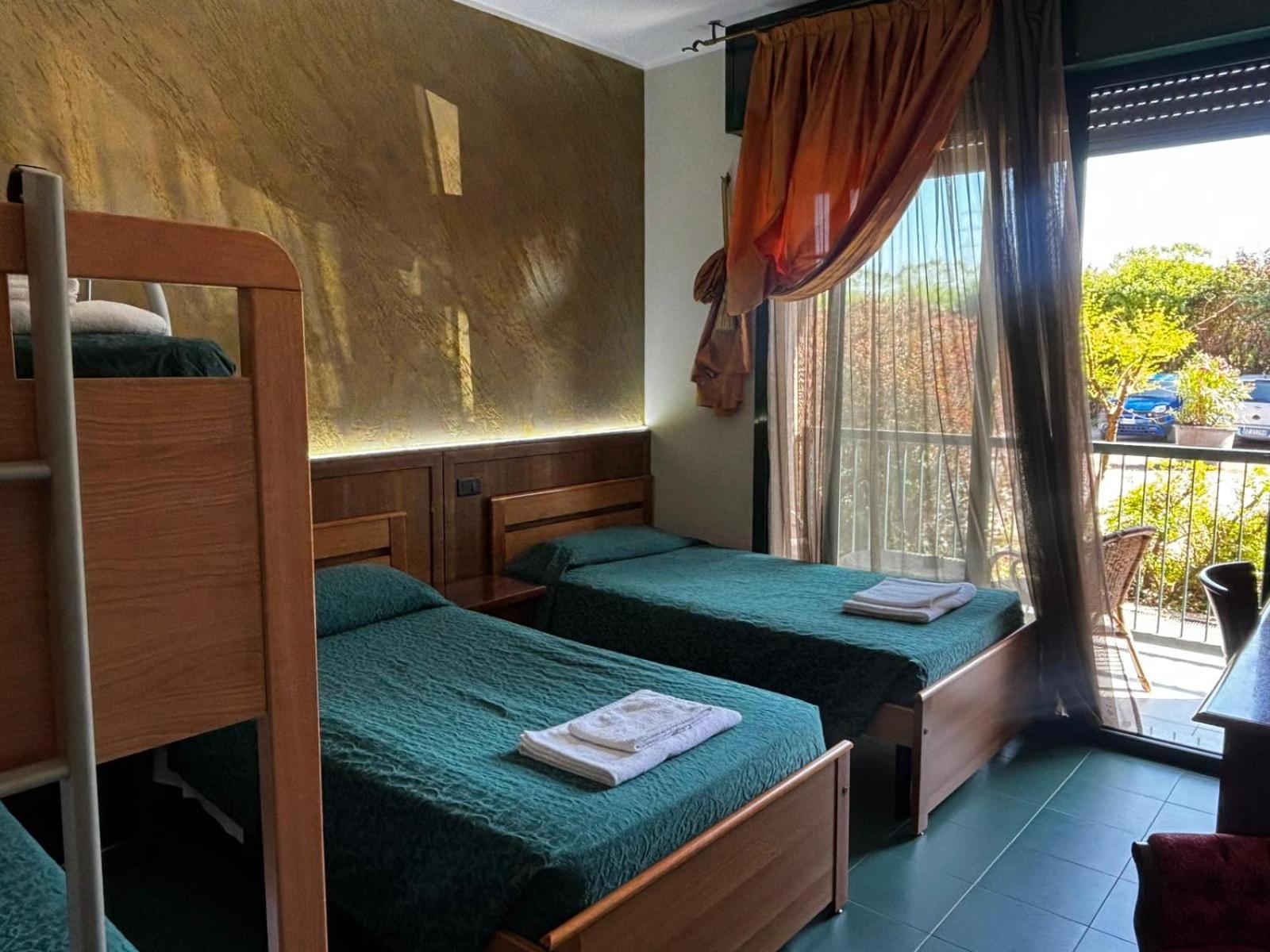 Triple Room - Photo 5