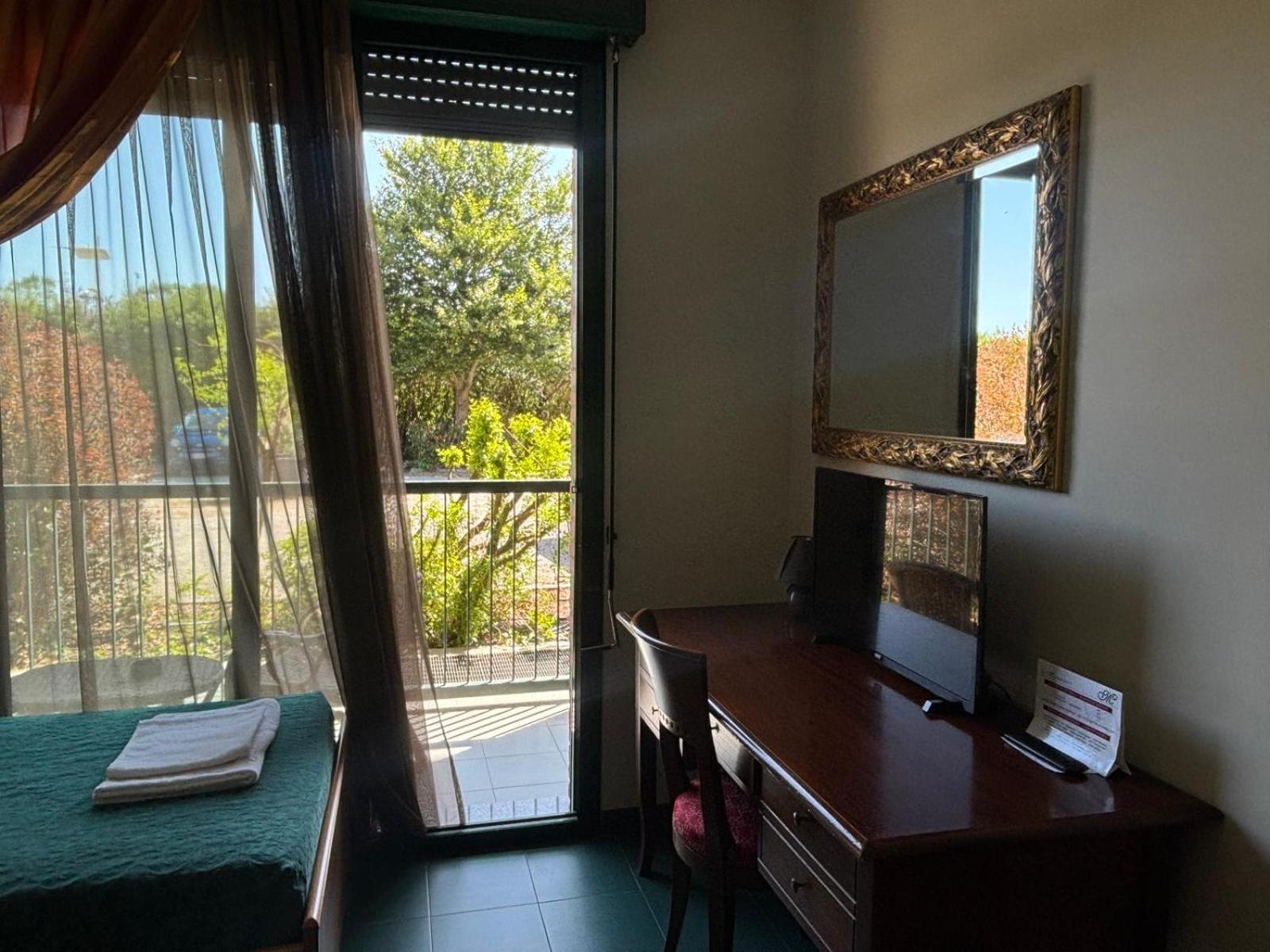 Triple Room - Photo 6