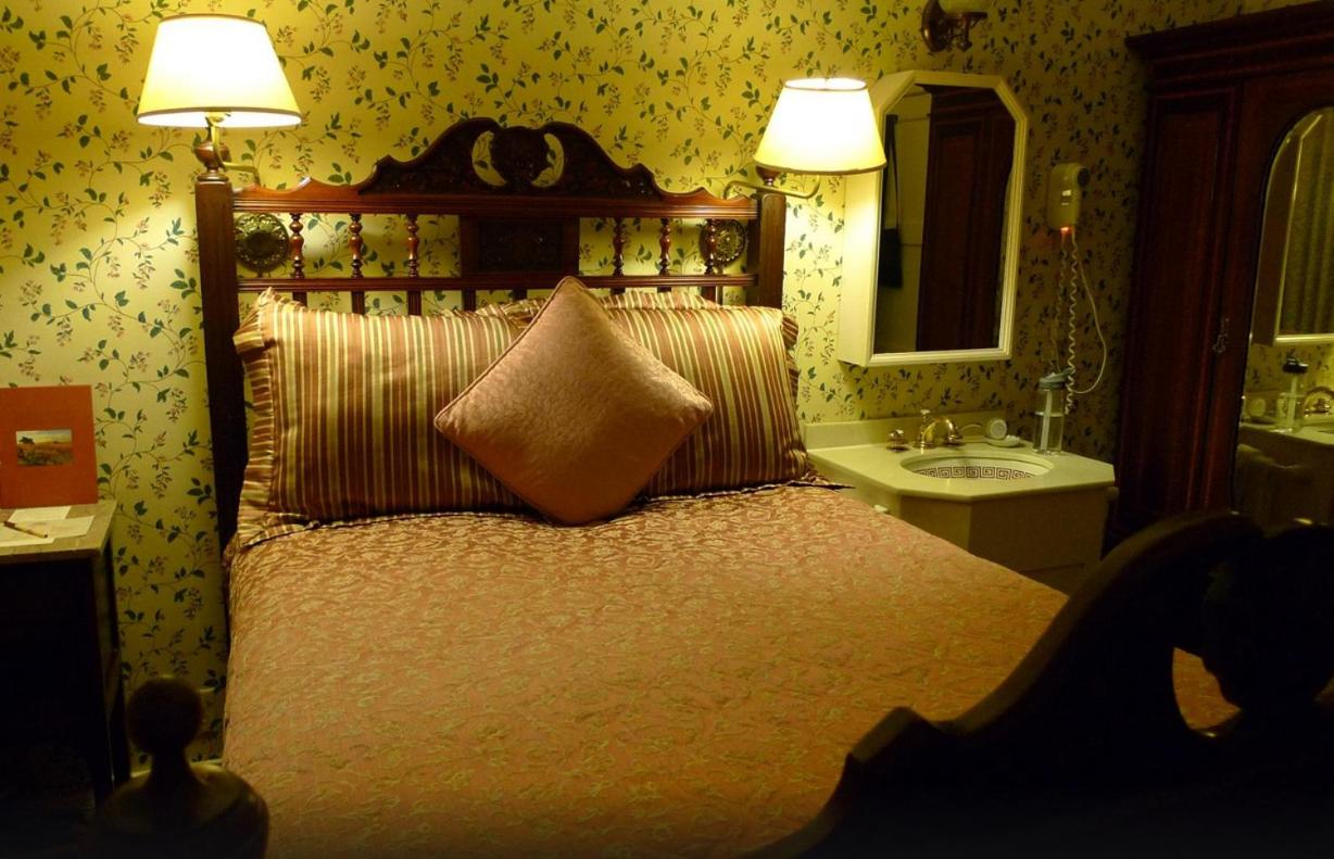 Double Room with Shared Bathroom