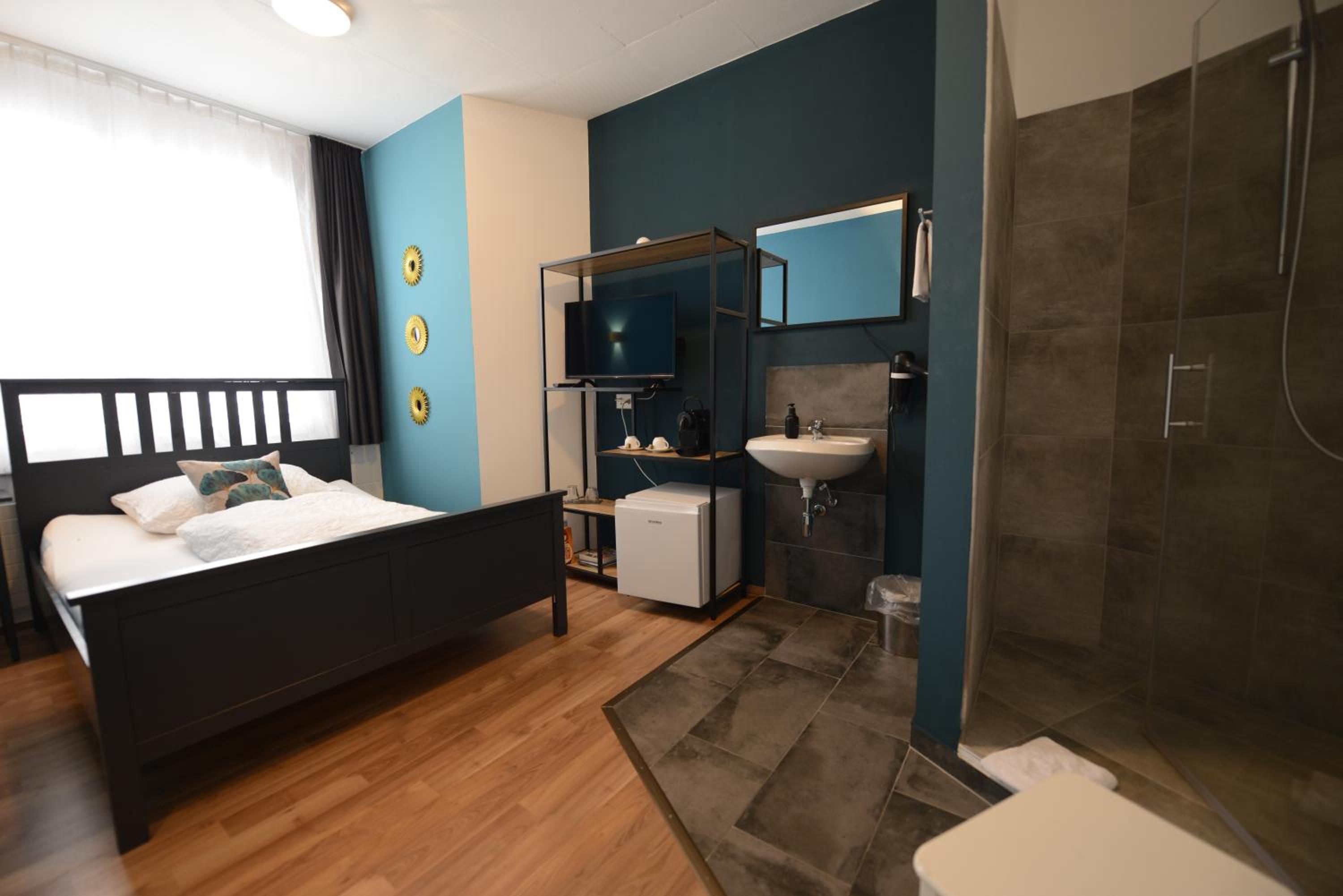 Double Room with Shared Toilet