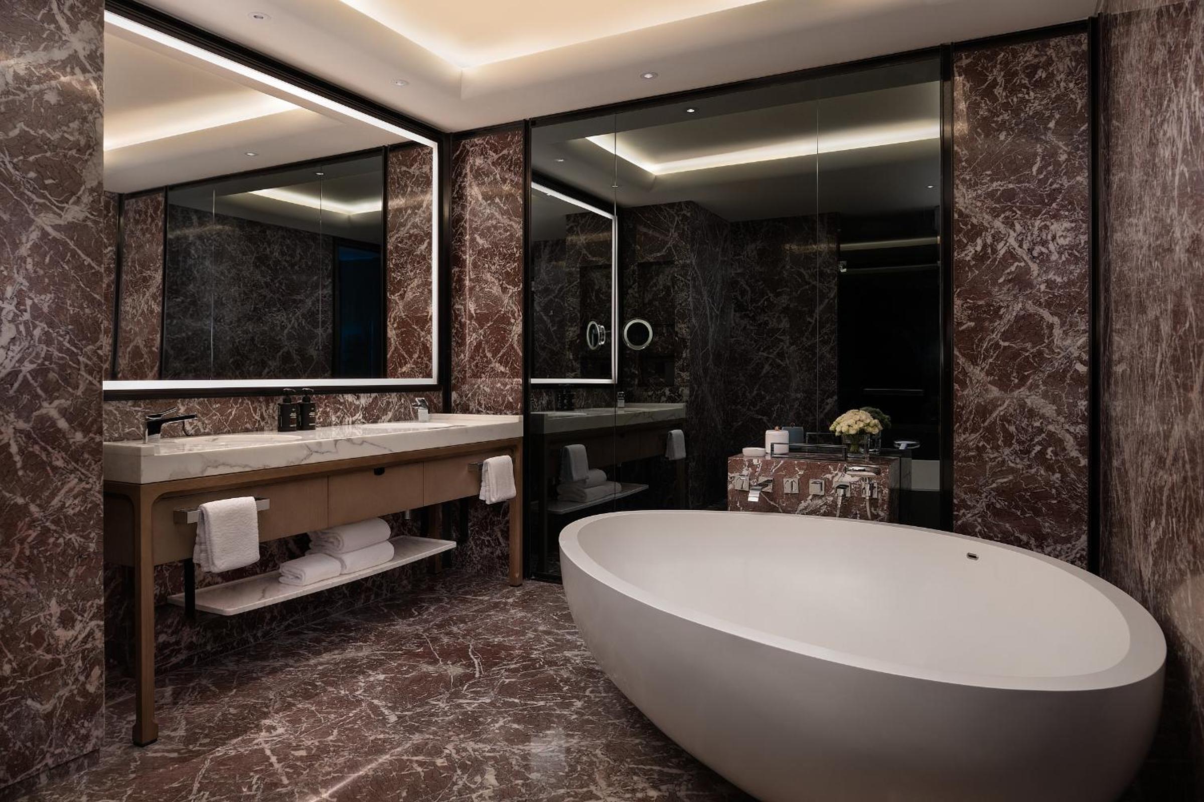 Skyline City View Room King - Photo 5