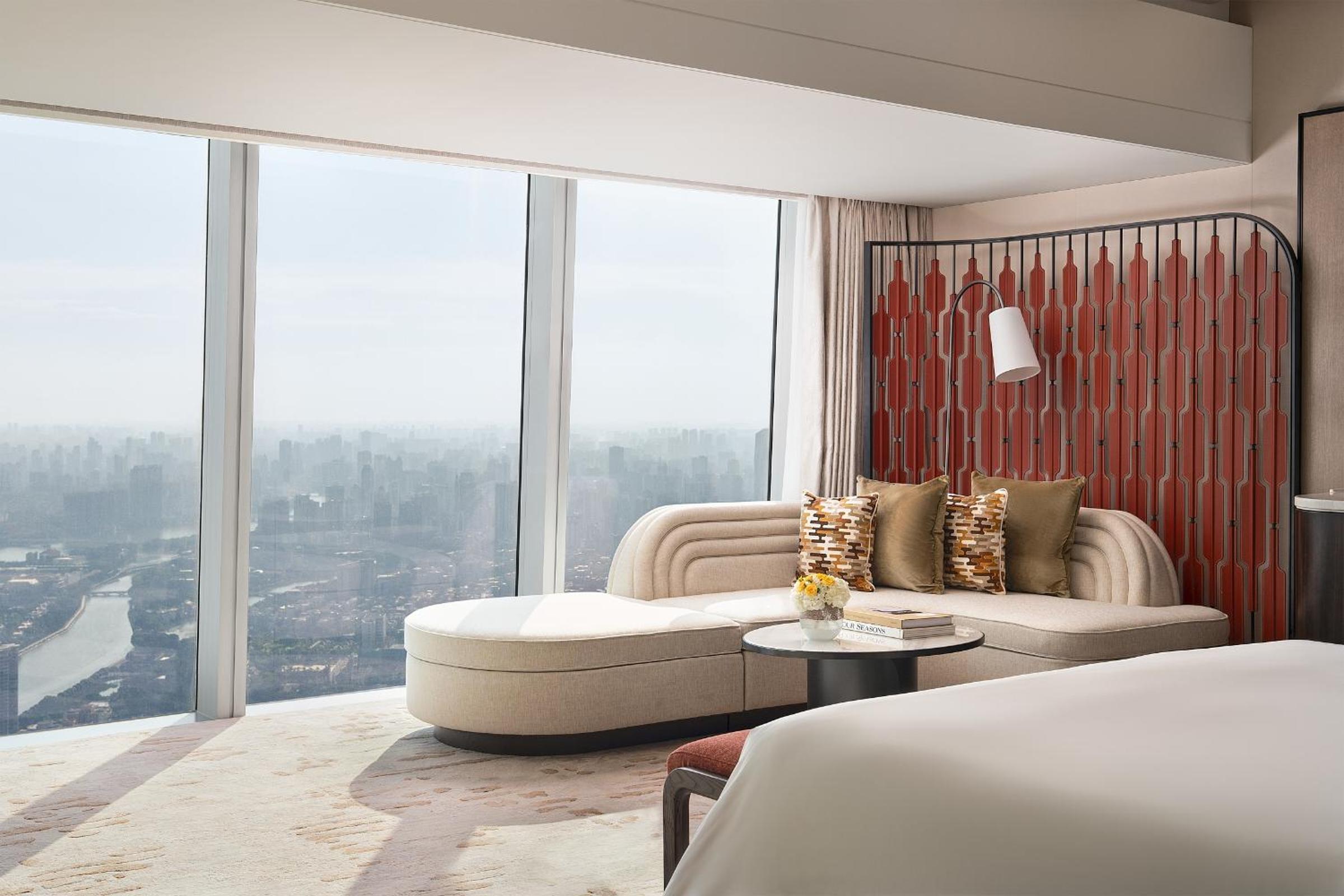 Pearl River View Room With Windowside Bathtub King - Photo 4
