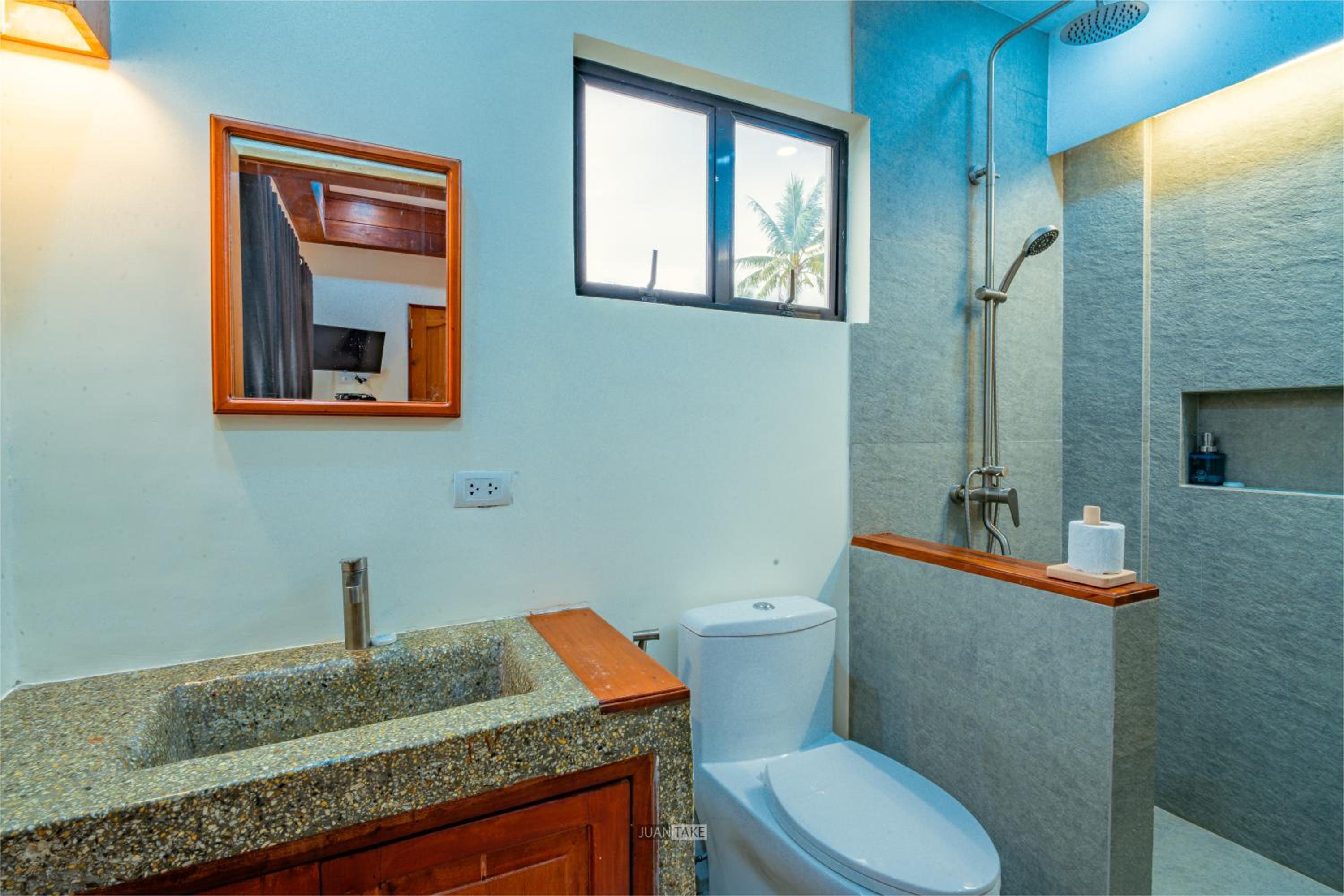 King Suite with Sea View - Photo 11