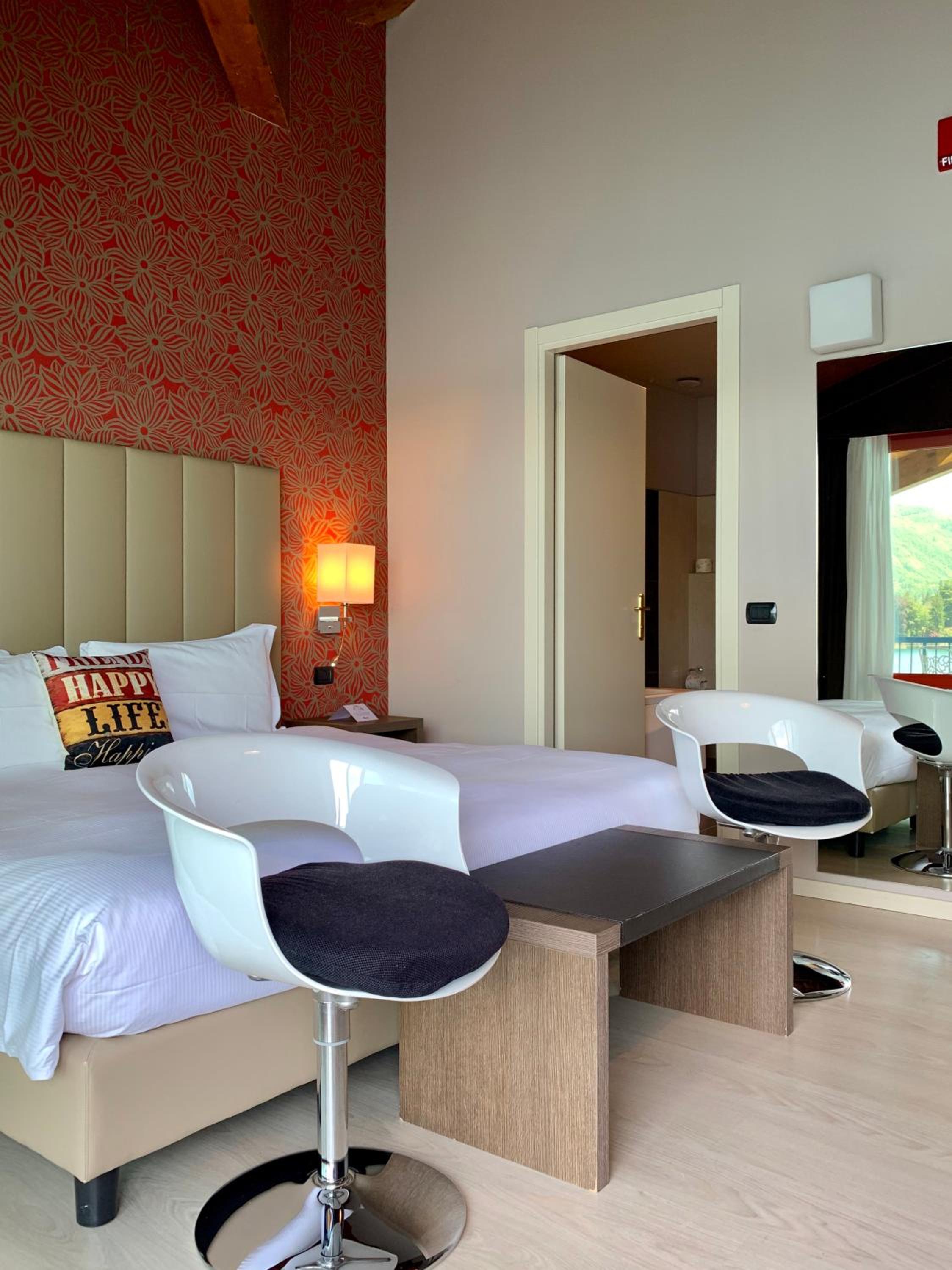 King Room with Lake View photo 1