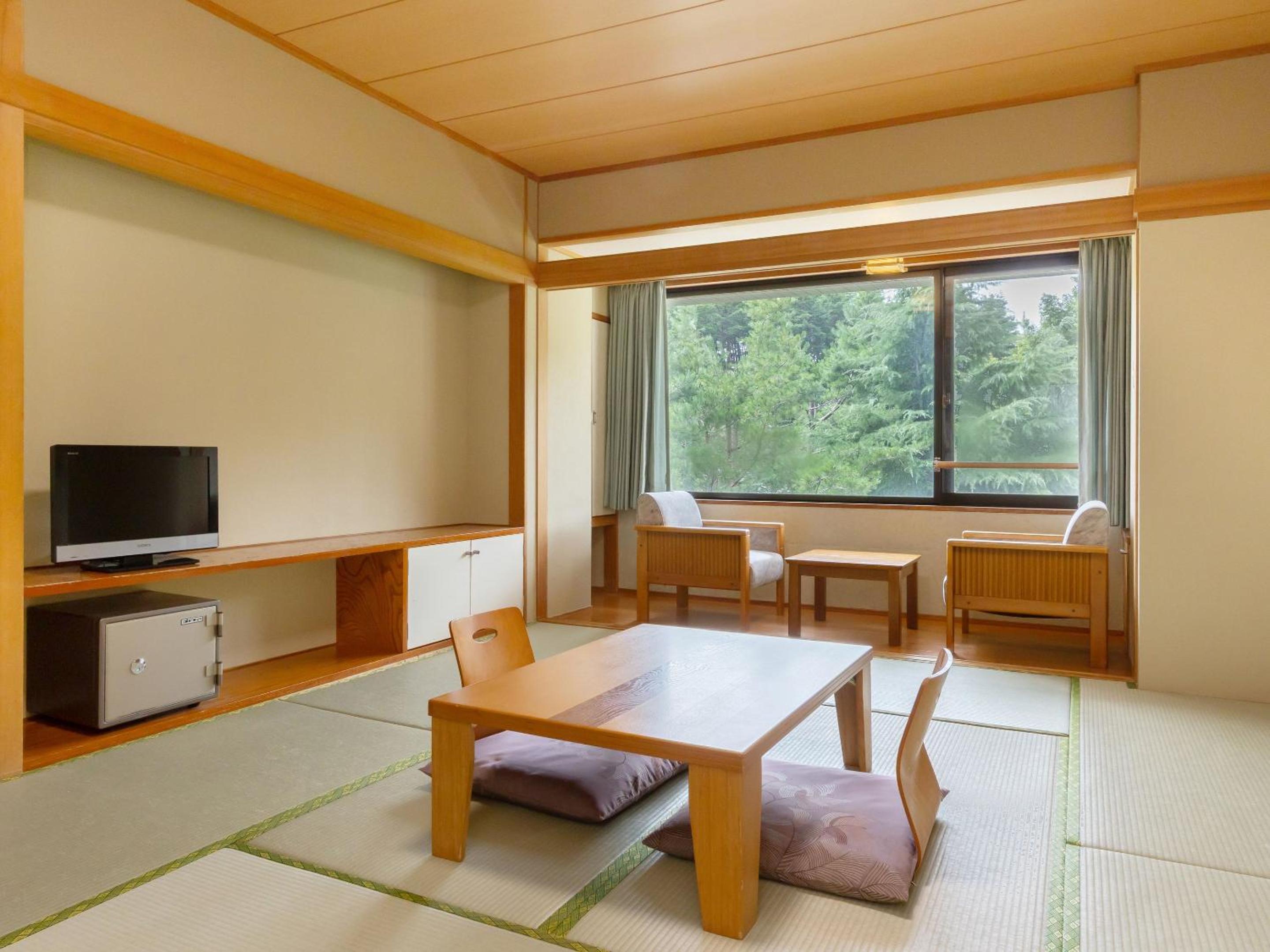 Japanese-Style Room A with Mt. Fuji View photo 2