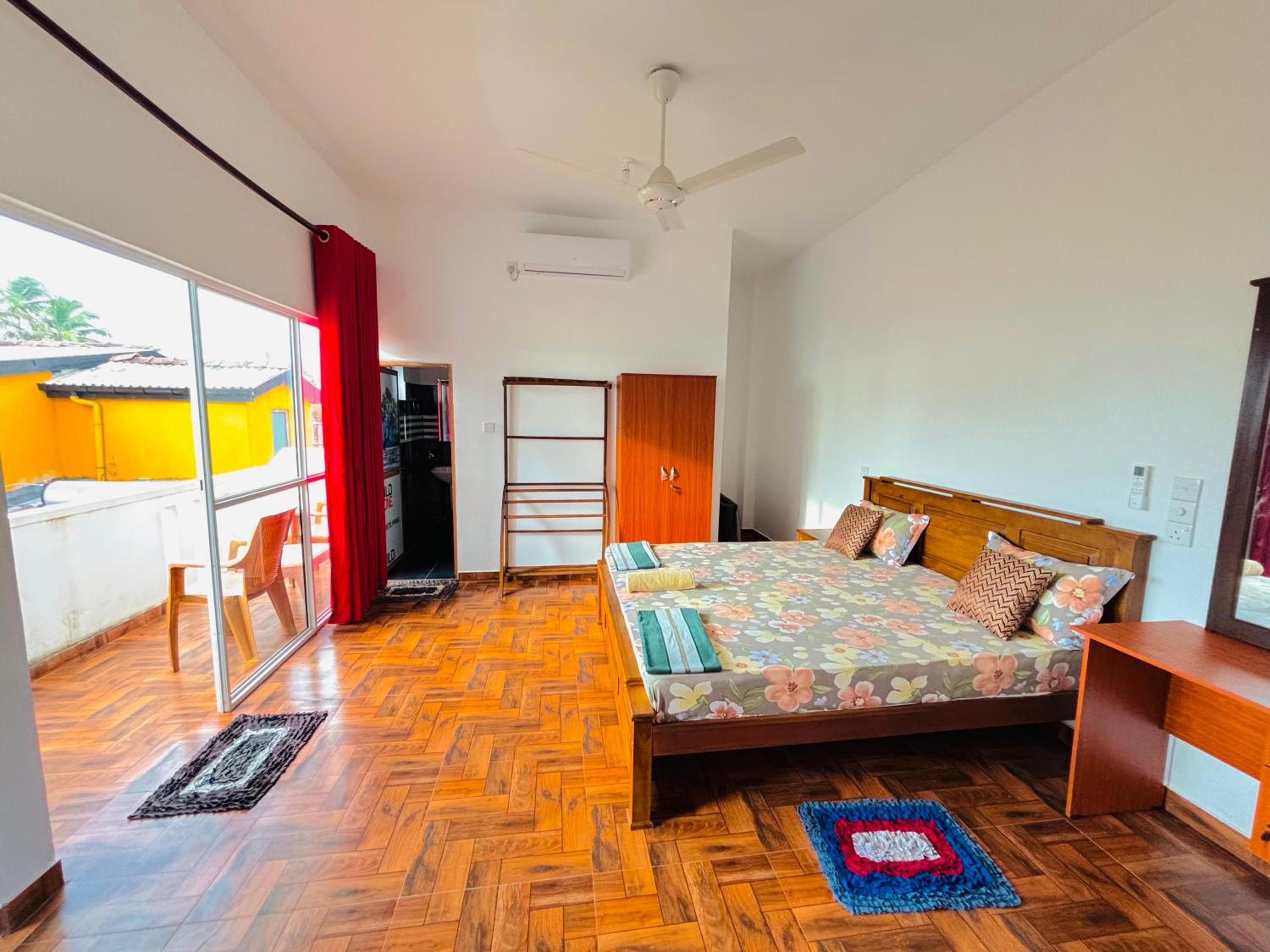 One-Bedroom Apartment with Sea View and Terrace - Photo 9