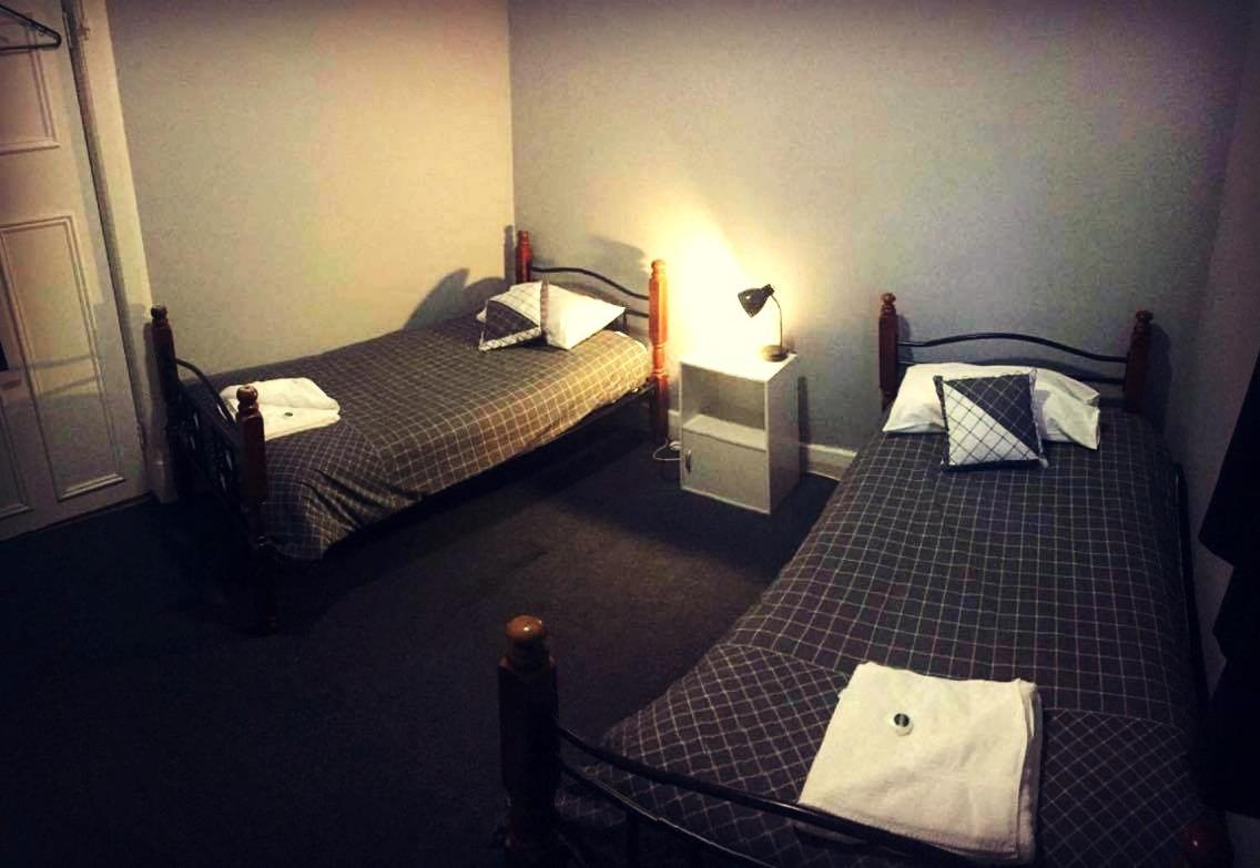Standard Twin Room - Photo 2