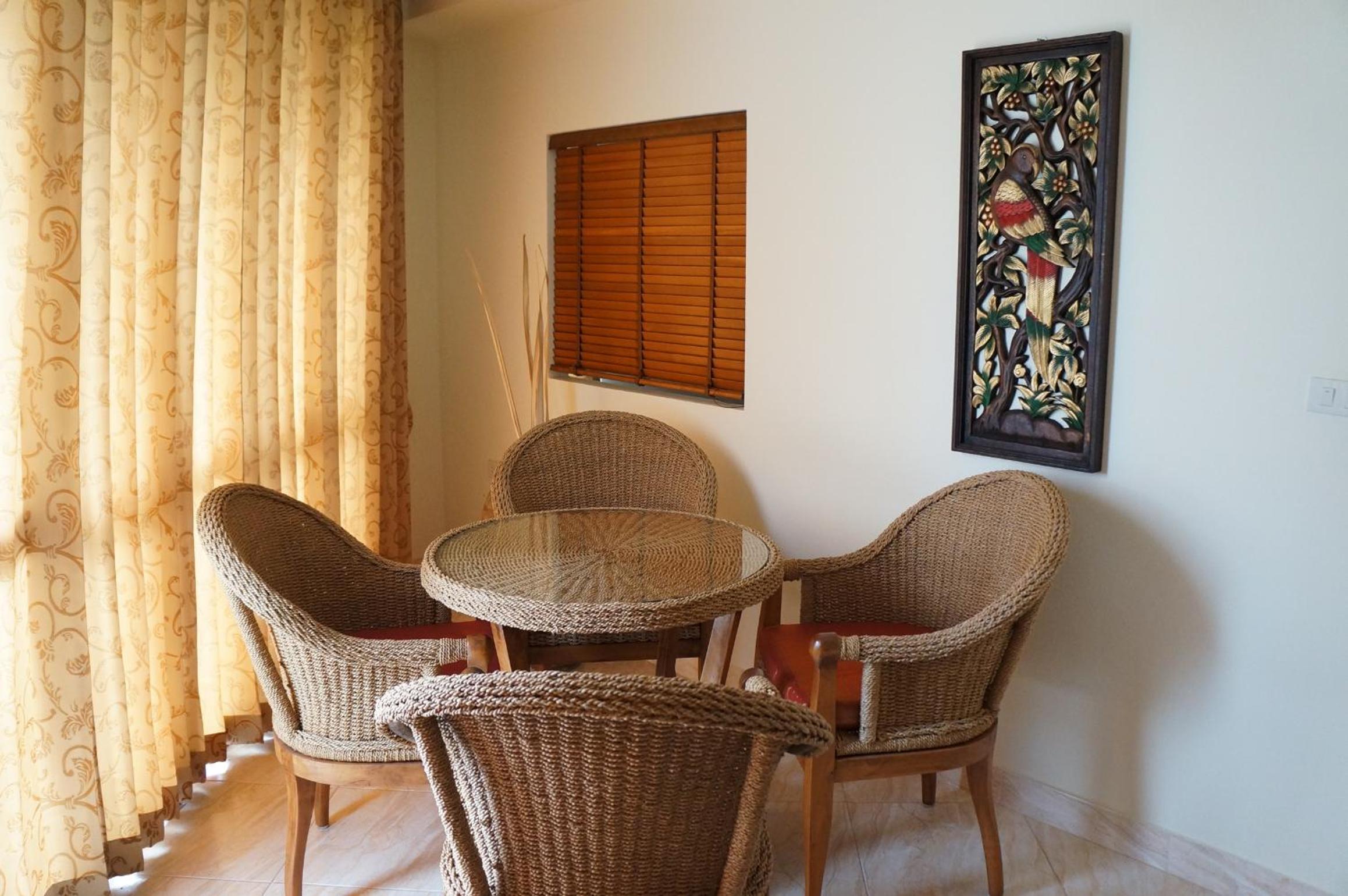 Superior One-Bedroom Apartment - Photo 17