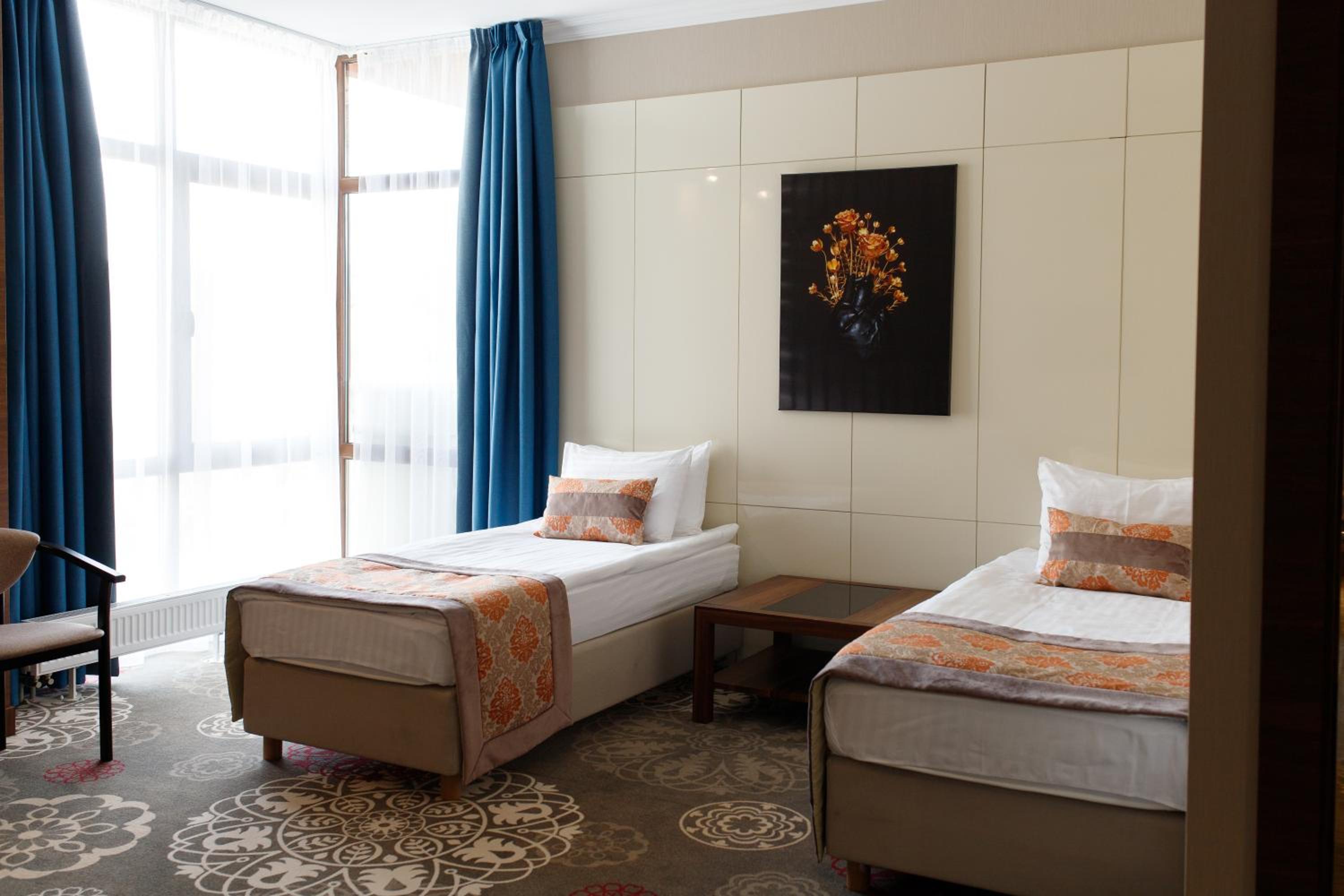 King Suite with Balcony photo 3