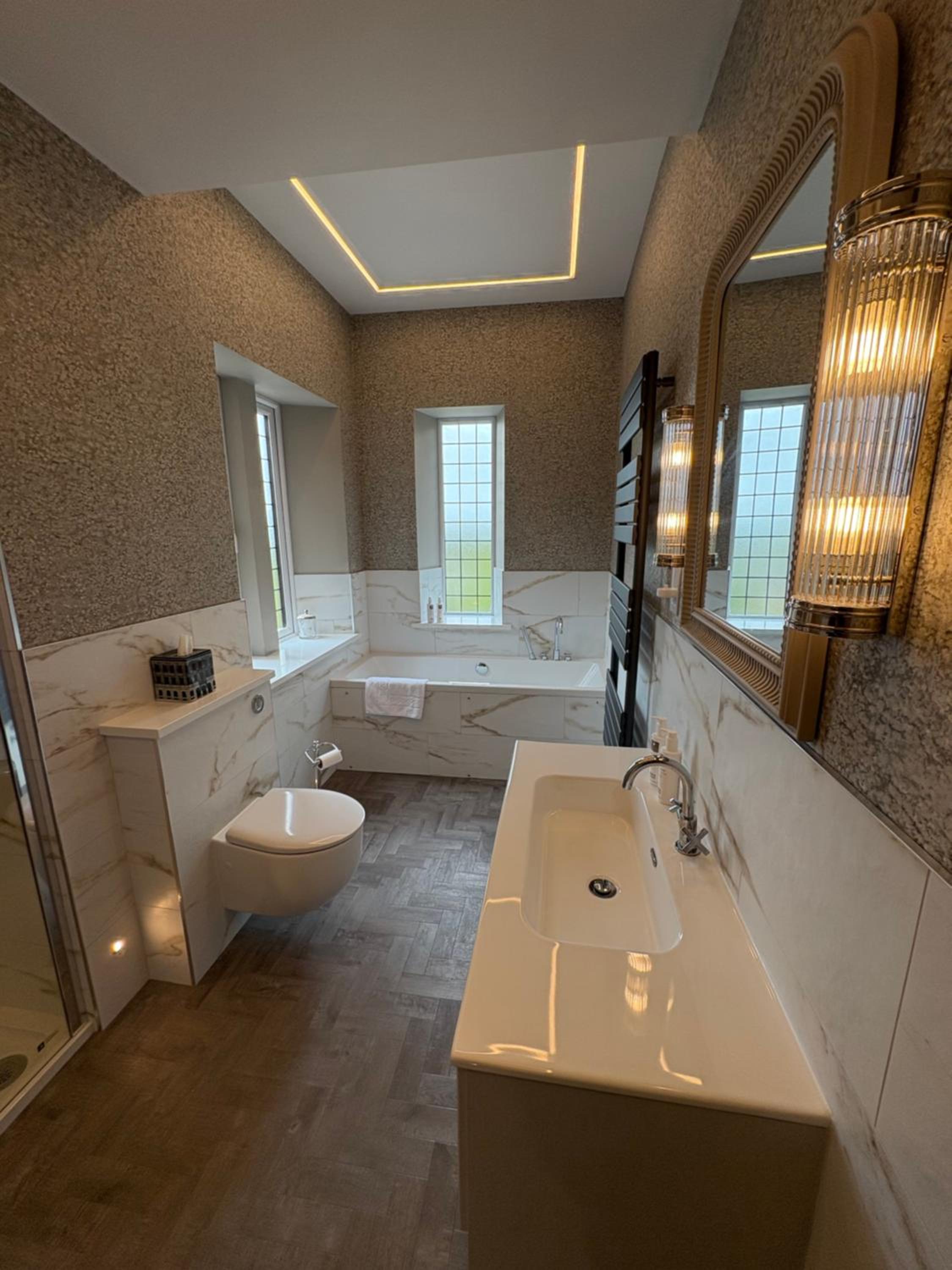 Superior King Room photo 2