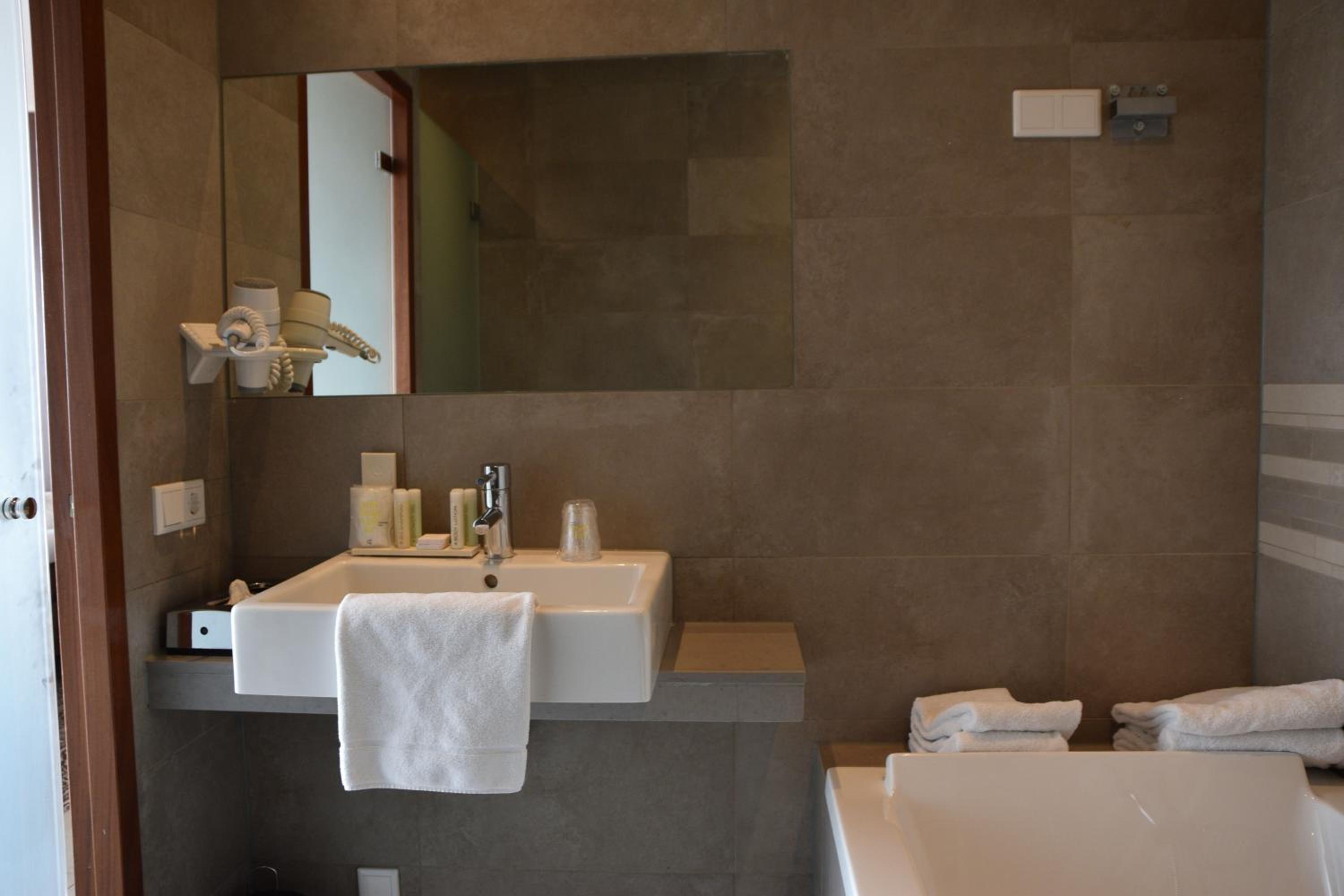 Deluxe Triple Room - Photo 3