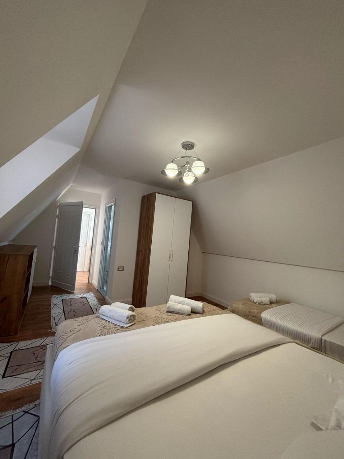 Large Double or Twin Room photo 2