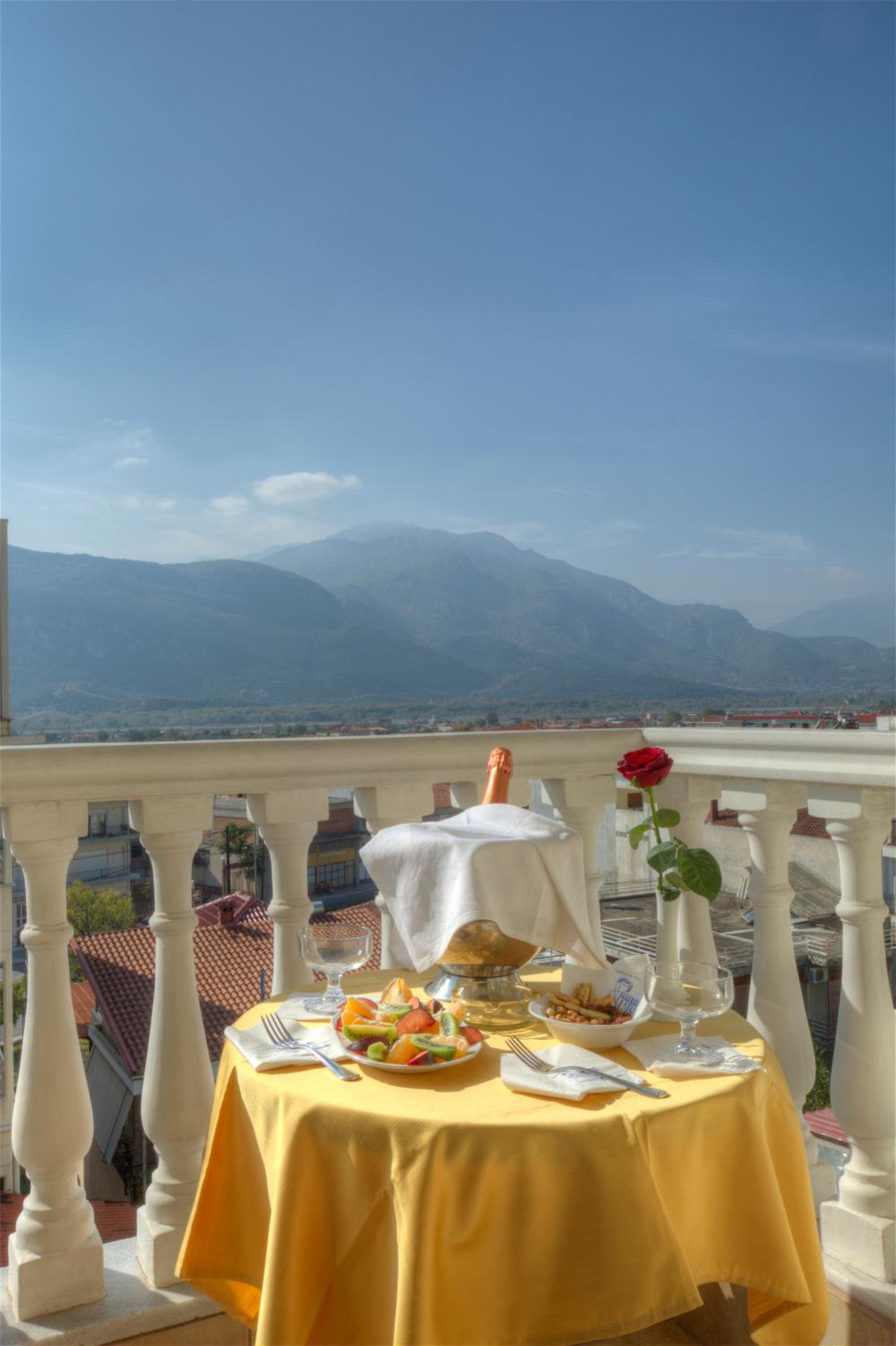 Double Room with Balcony - Photo 3