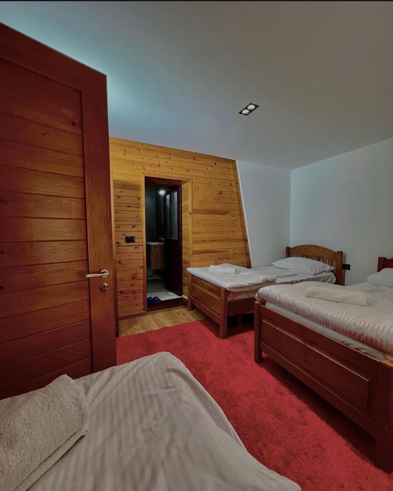Economy Quadruple Room photo 3