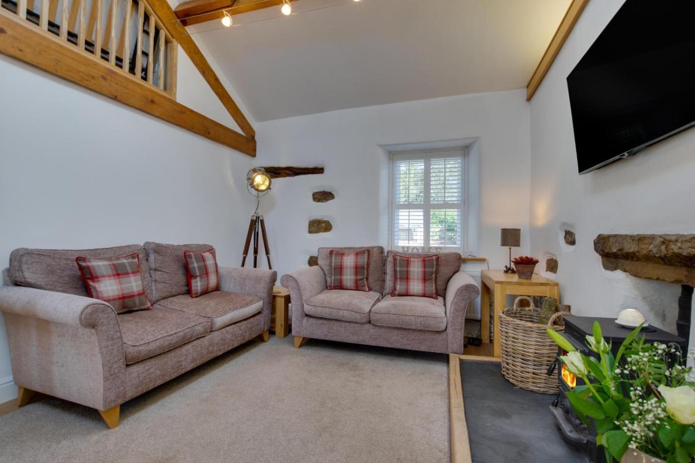 Three-Bedroom House photo 2