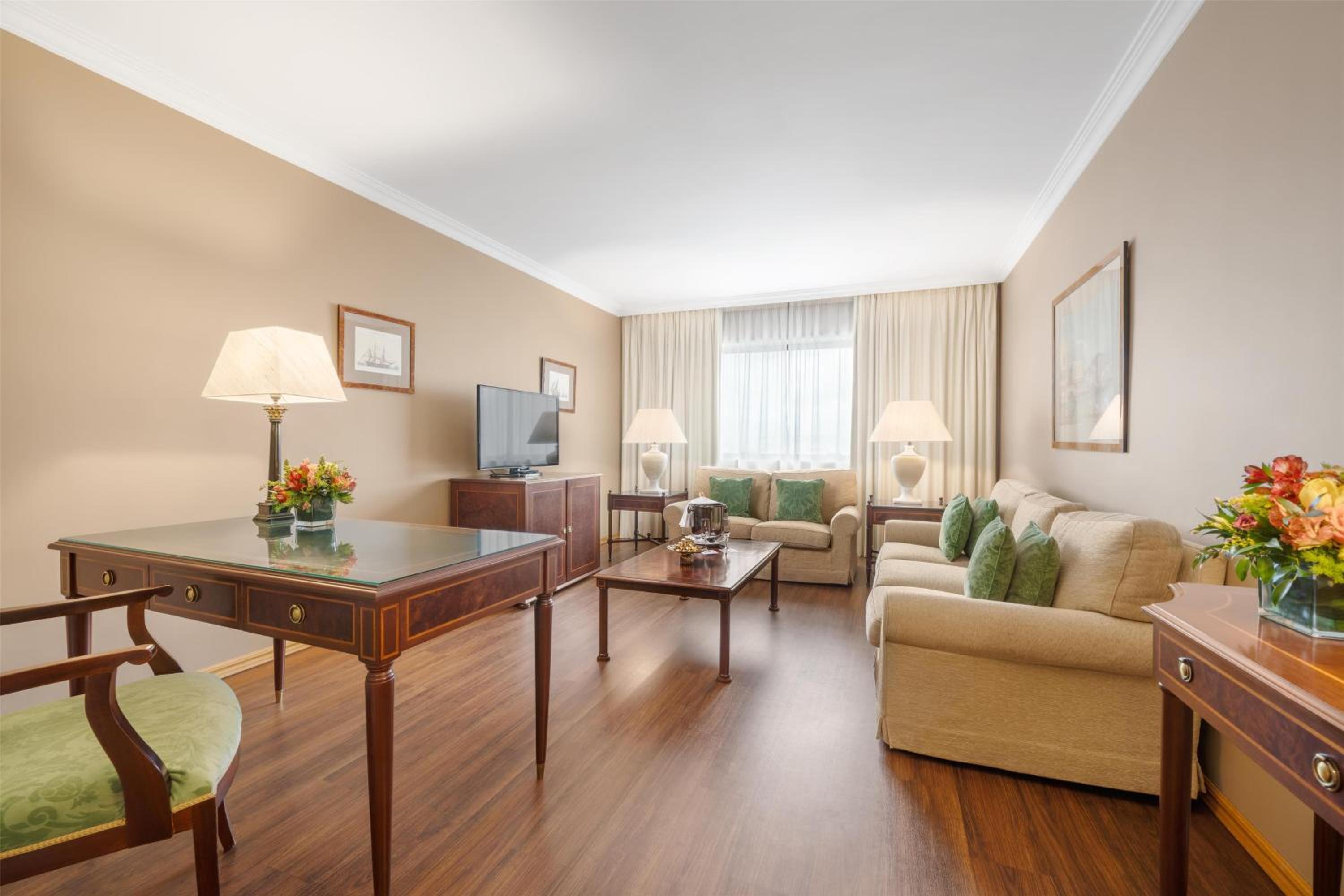 Premium Suite - City View - Photo 3