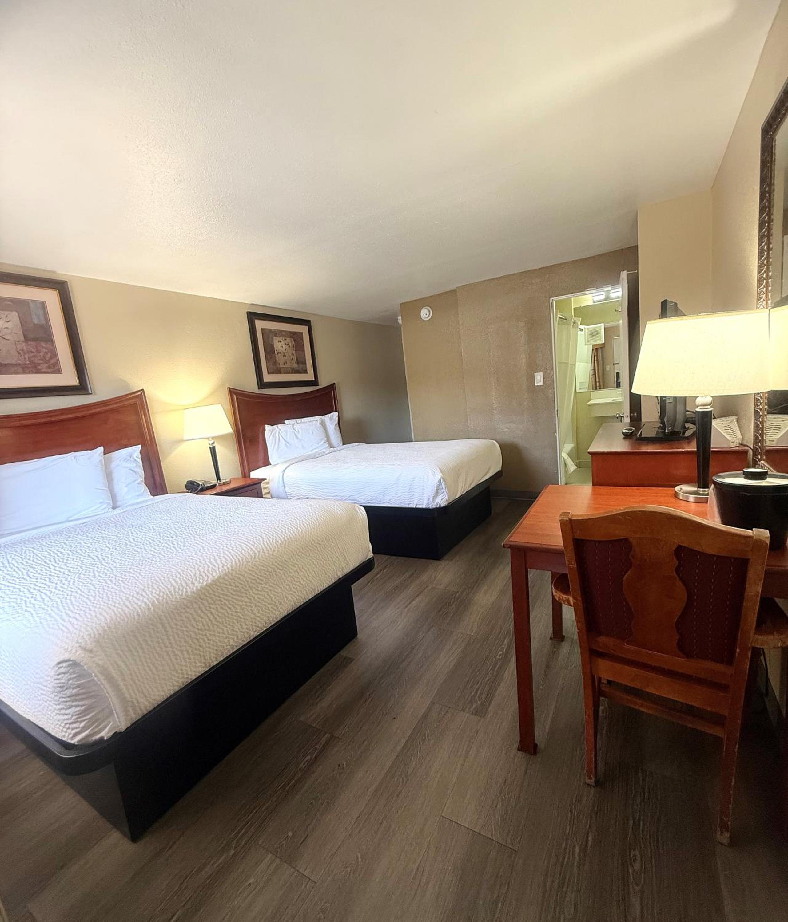 Double Room with Two Double Beds - Non-Smoking photo 3