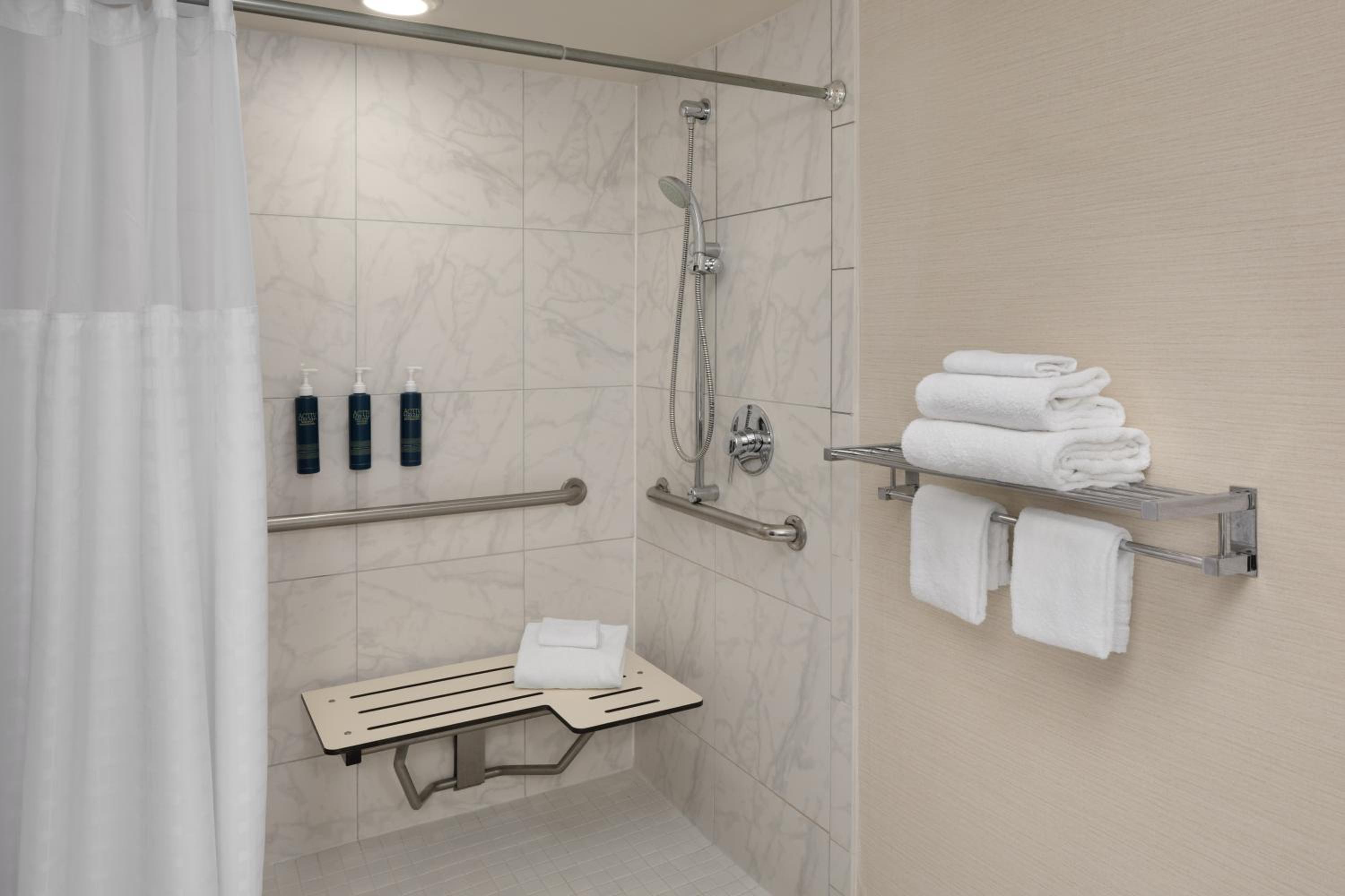 Larger King Room with Sofa Bed and Roll-in Shower – Mobility and Hearing Accessible photo 3