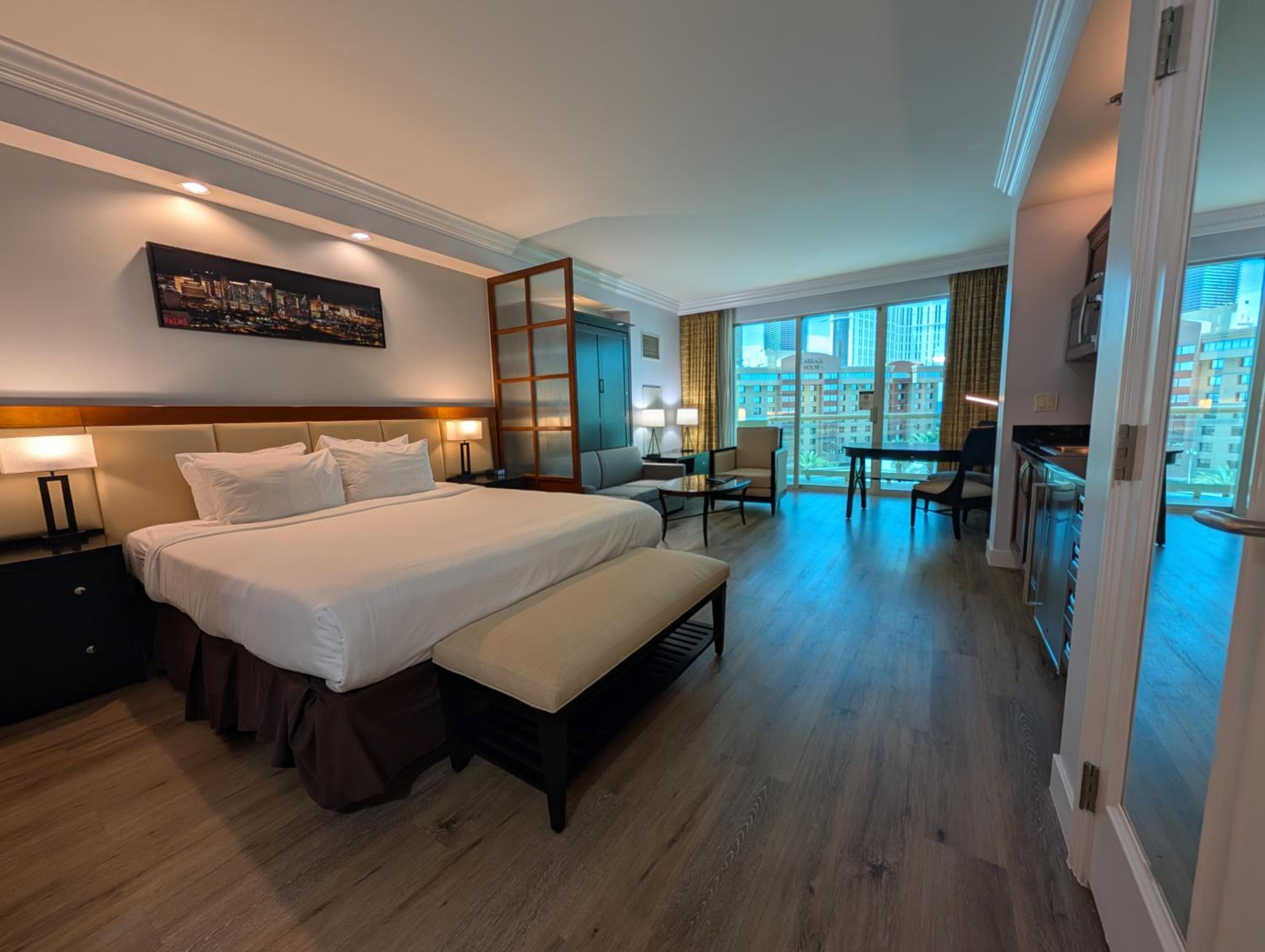 Elite Remodeled Deluxe Studio With Balcony