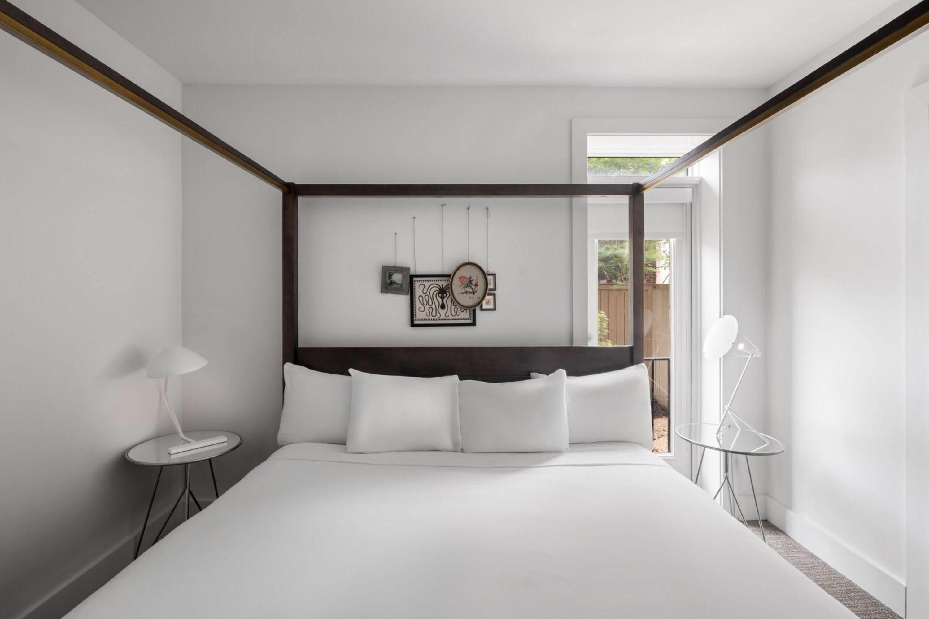 1 King Bed, 1 Queen Bed, 2-Bedroom Deluxe Apartment, Non-Smoking - Photo 4