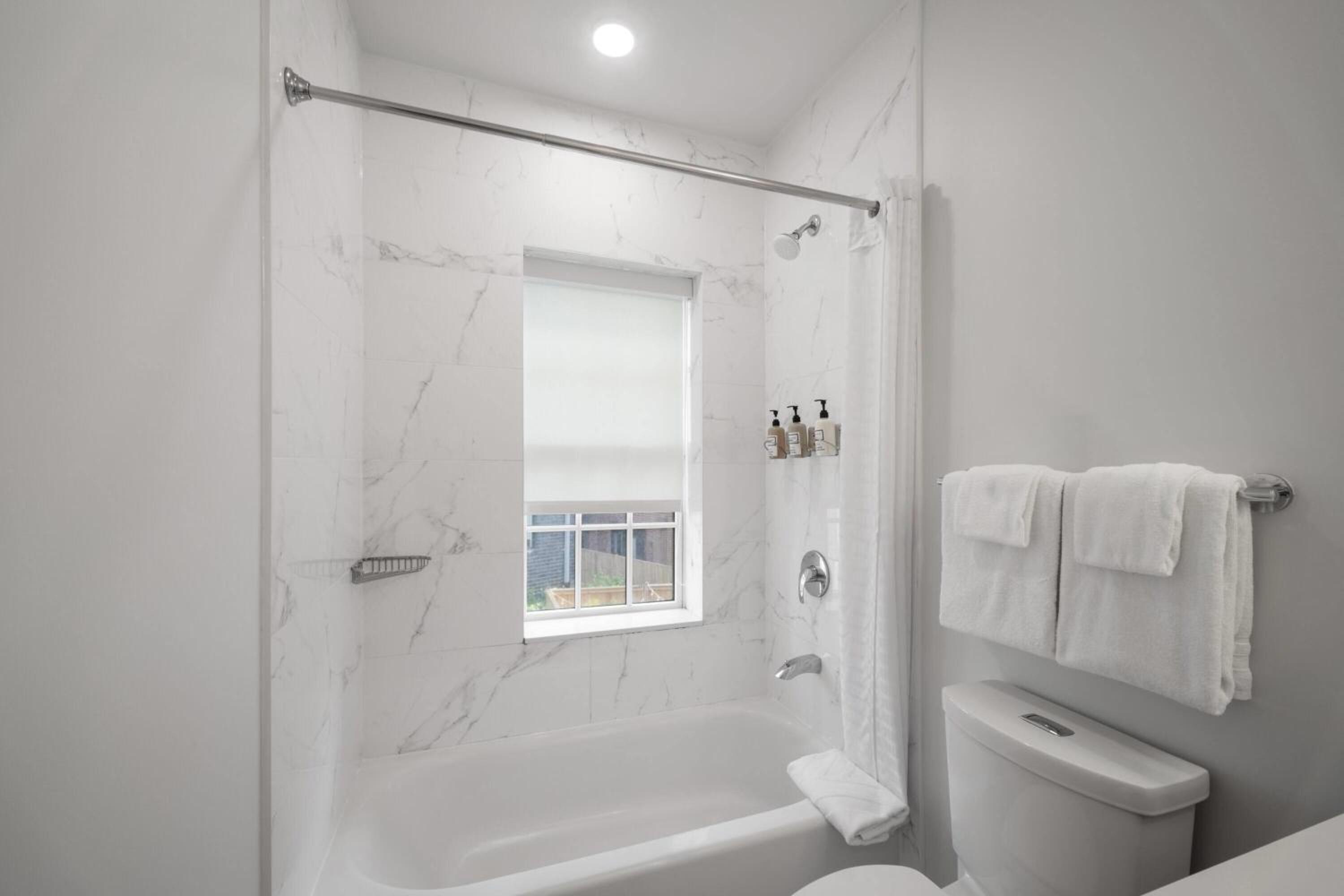 2 King Beds, 2-Bedroom Deluxe Bi-Level Townhouse, Non-Smoking photo 1