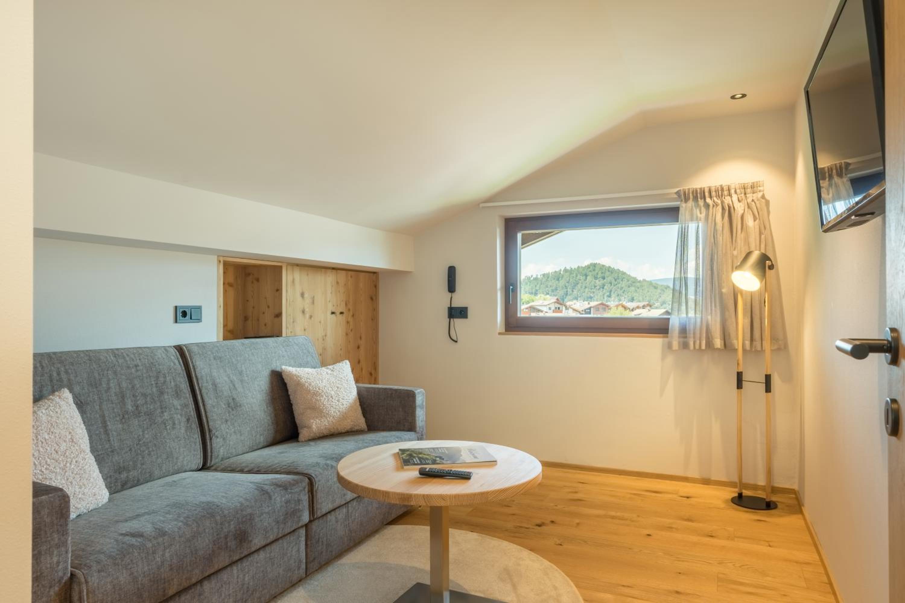 Suite with Mountain View photo 2