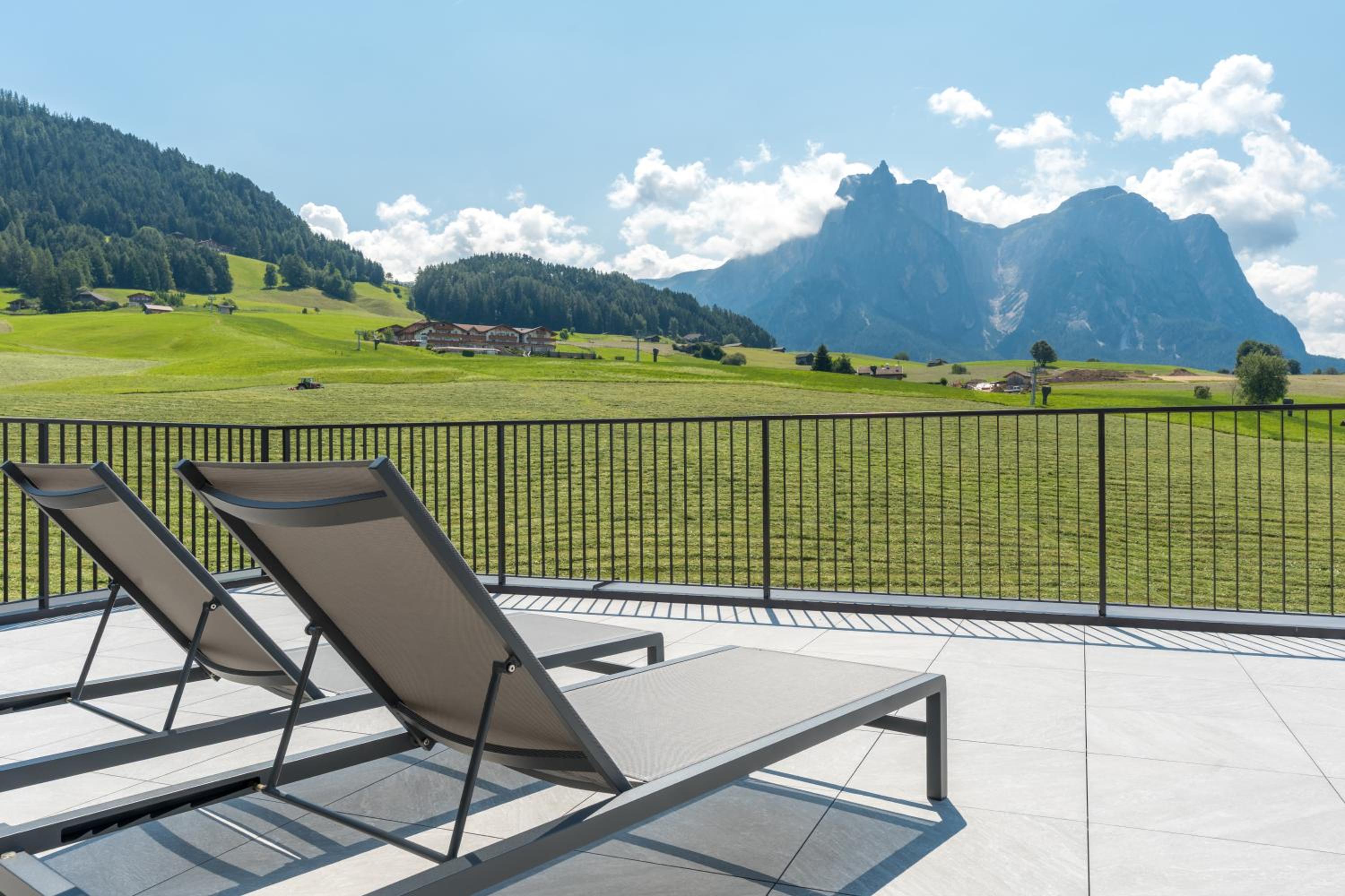 Suite with Mountain View photo 3