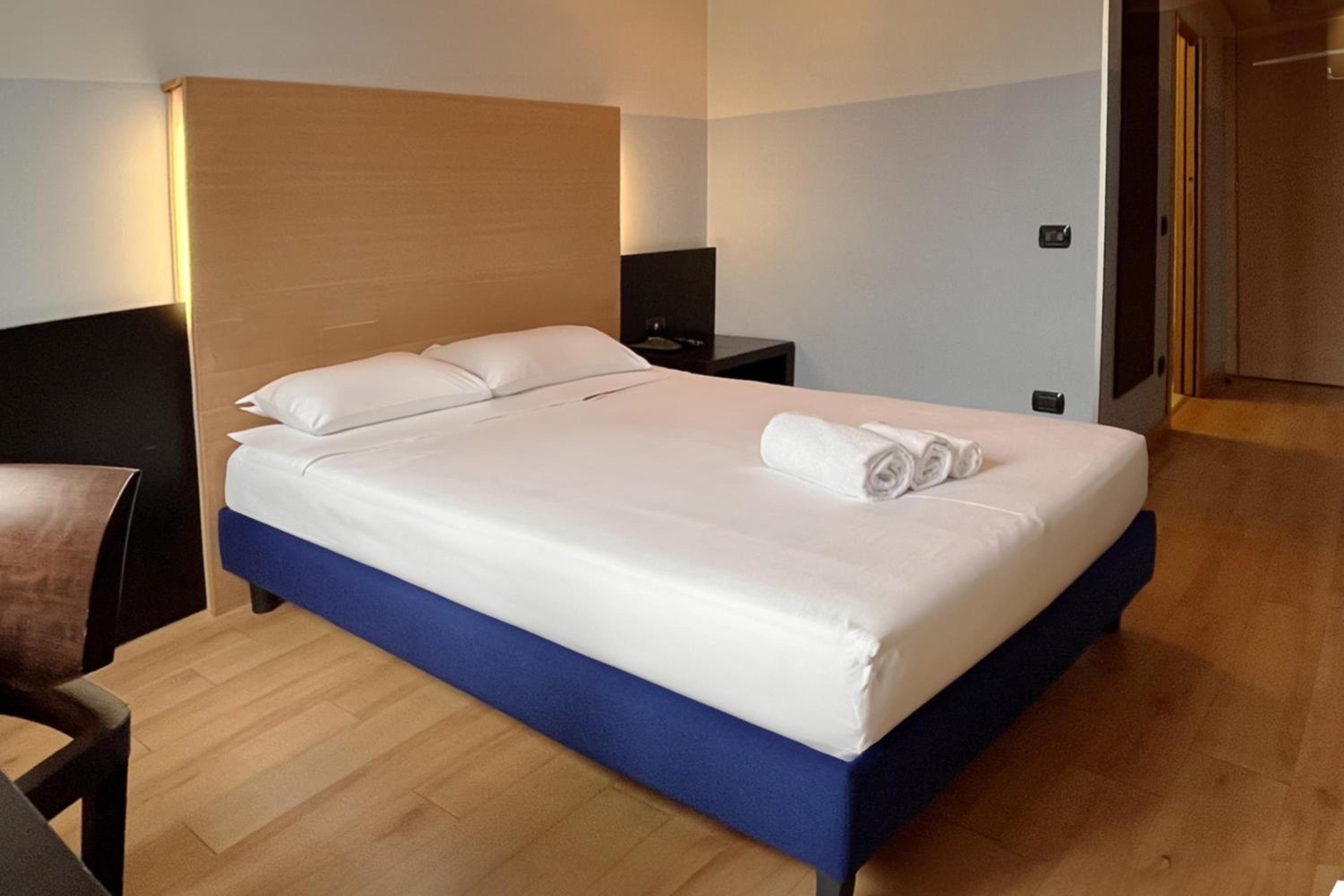 Superior Double Room - Photo 2
