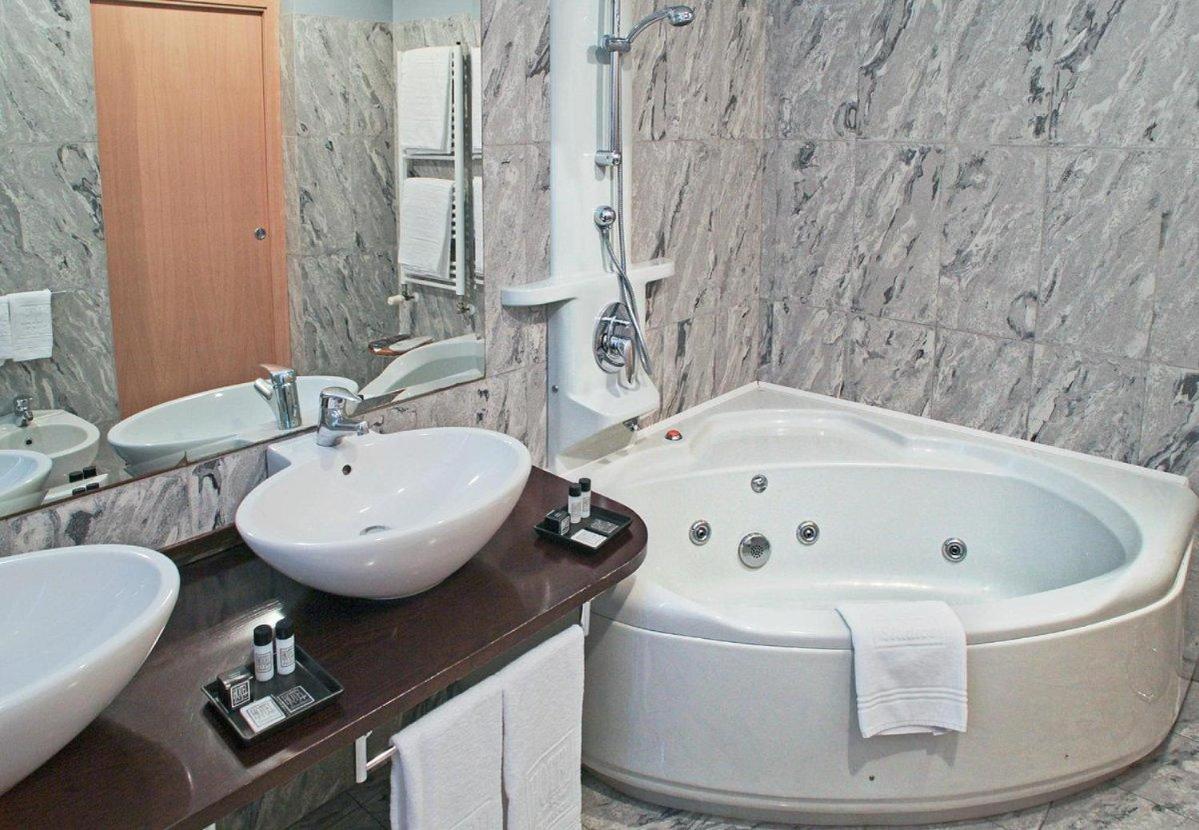 Suite - Photo 3
