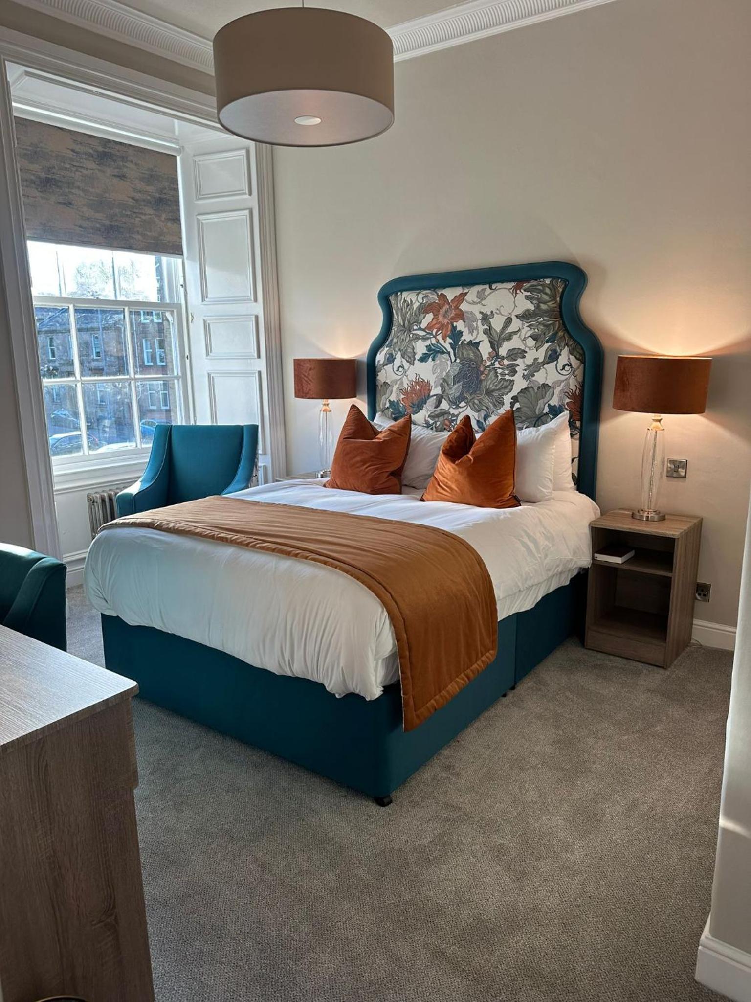Deluxe King Room - Photo 1