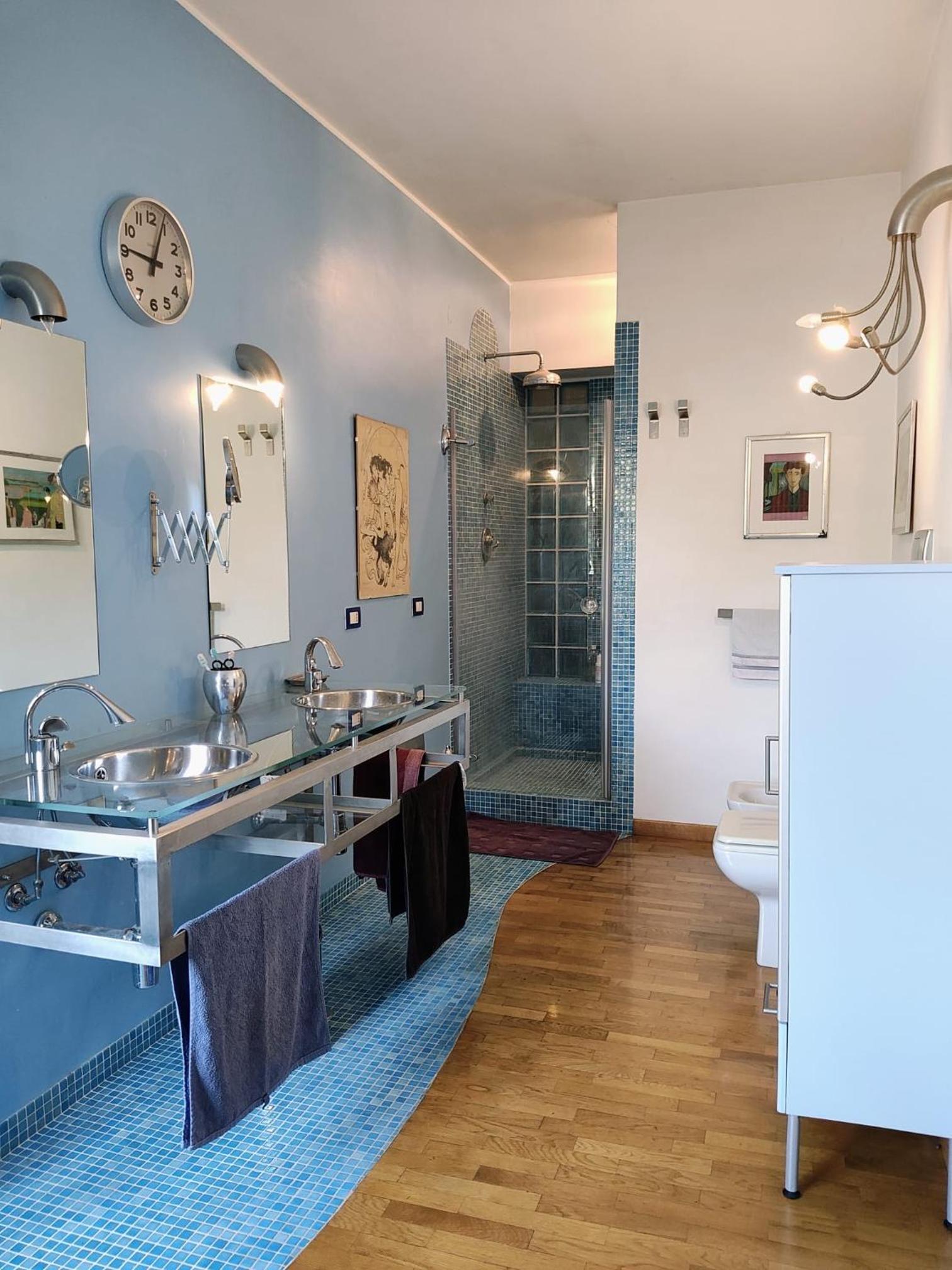 Deluxe Double Room with Shower photo 2