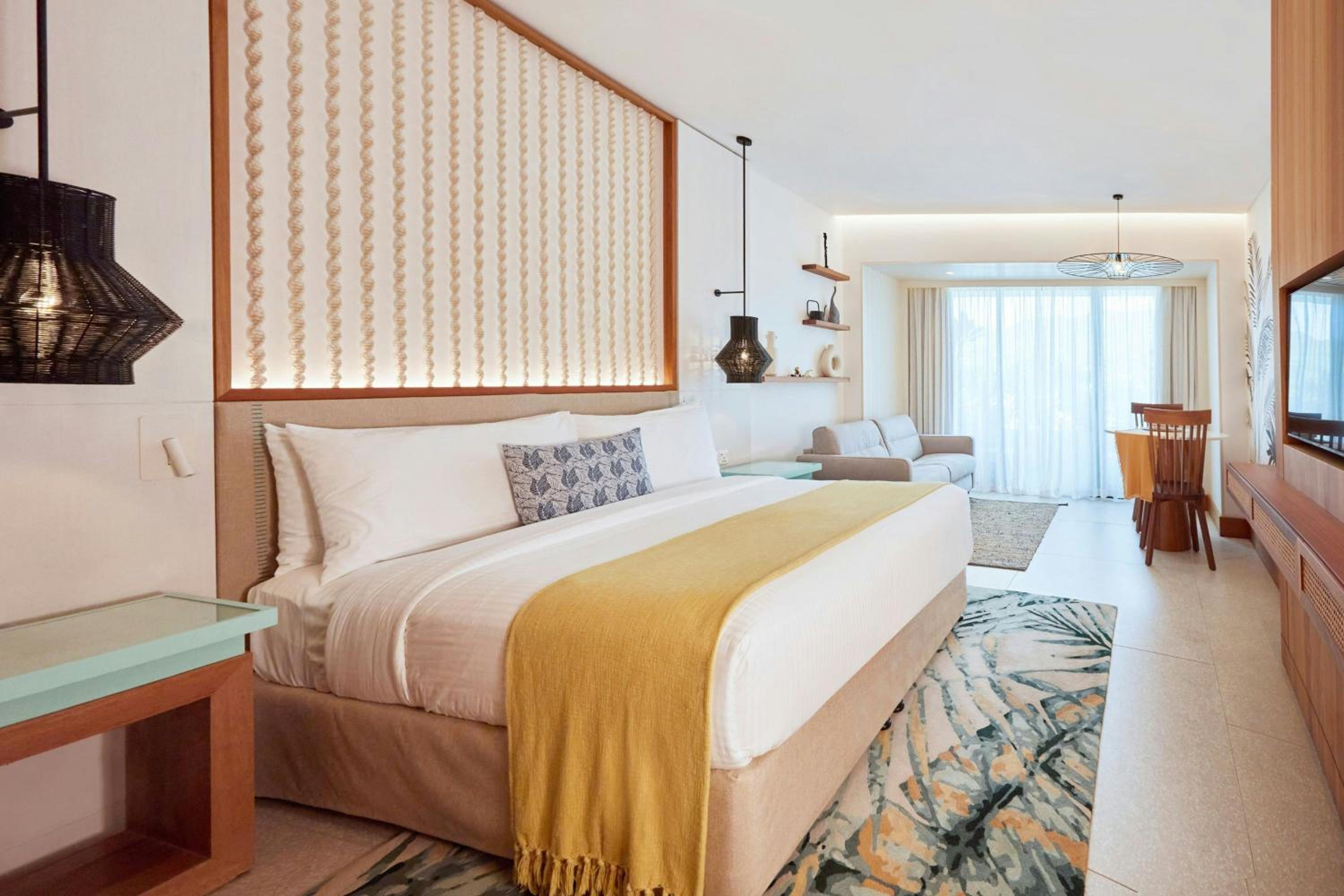 Junior Suite, Junior Suite, 1 King, Mountain view, Balcony