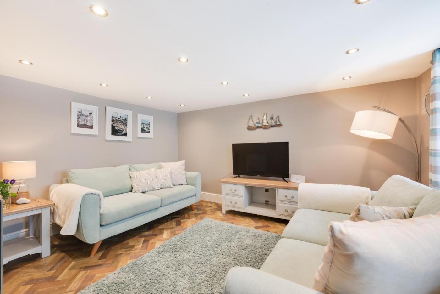 Three-Bedroom House photo 1