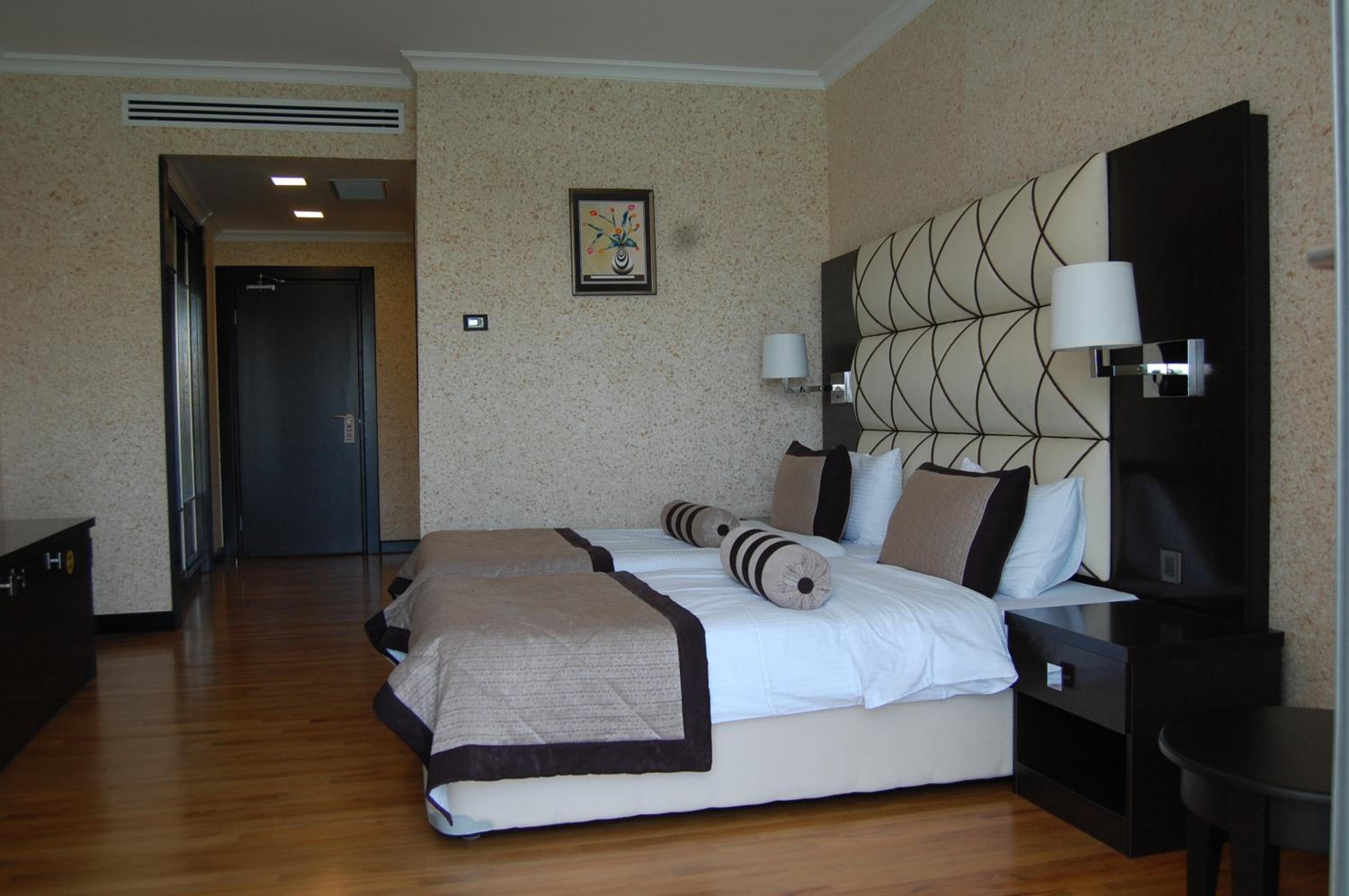 Standard Double Room photo 3