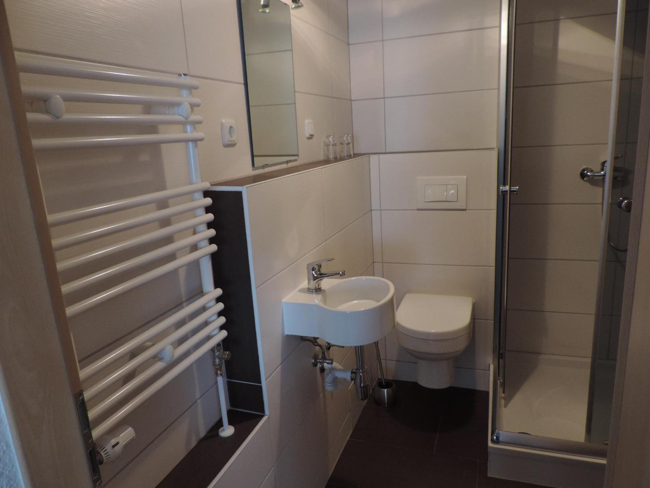 One-Bedroom Suite with small Kitchen - Photo 5